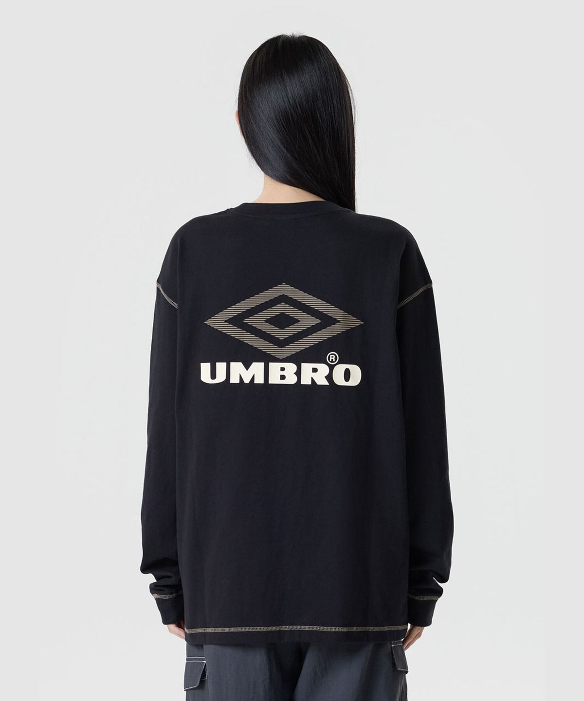 엄브로(UMBRO) 크리스피 타슬란 긴팔티 블랙 UR321CRL91