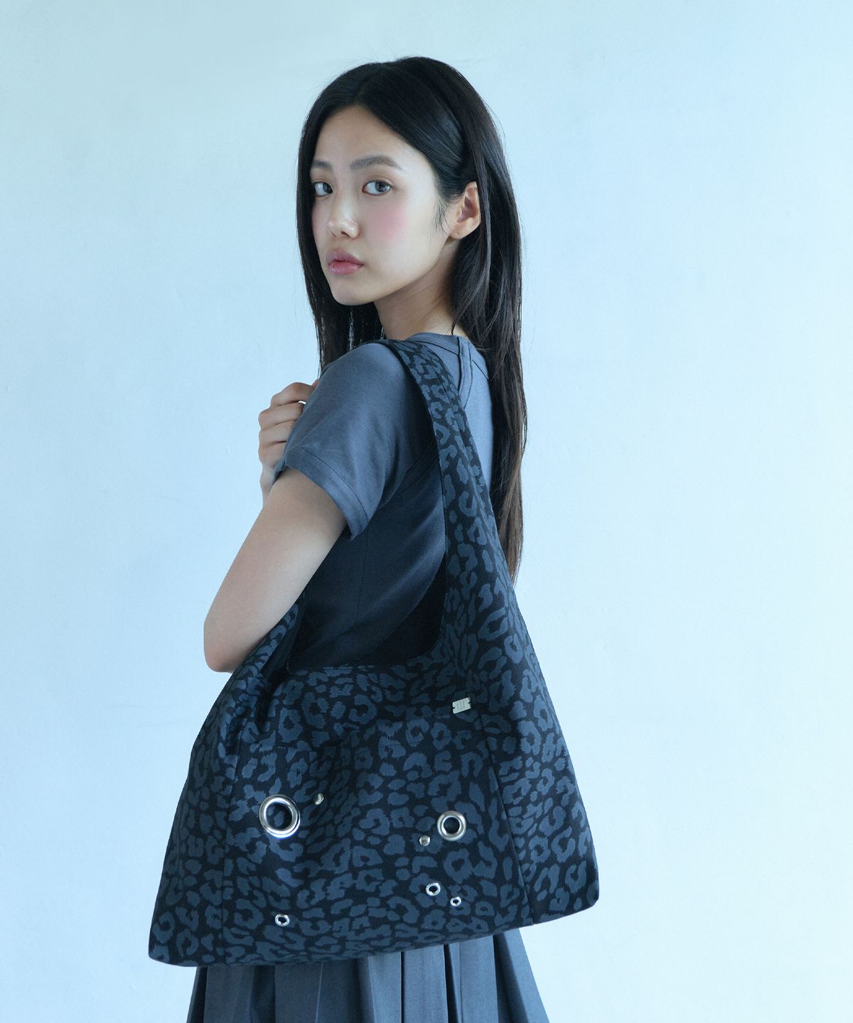 오아트(OART) Eyelet Hobo Bag [BLACK LEOPARD]