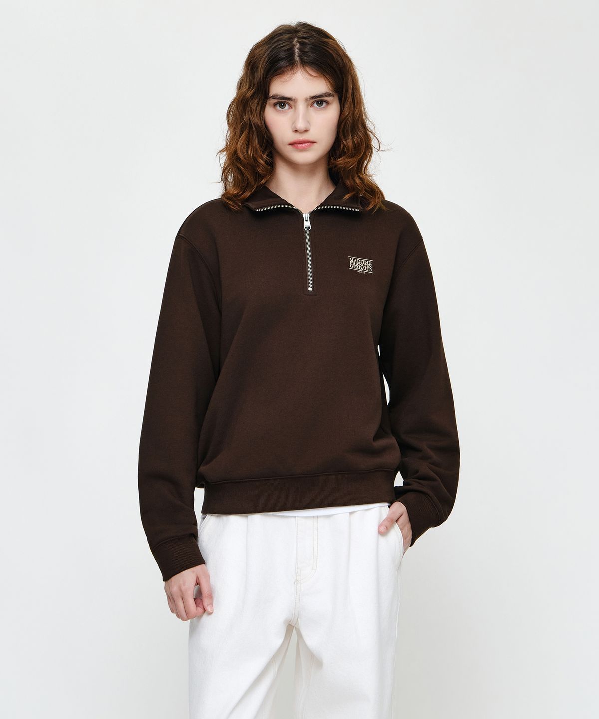 마리떼 프랑소와 저버(MARITHÉ + FRANҪOIS GIRBAUD) SMALL CLASSIC LOGO HALF ZIPUP SWEATSHIRT dark brown