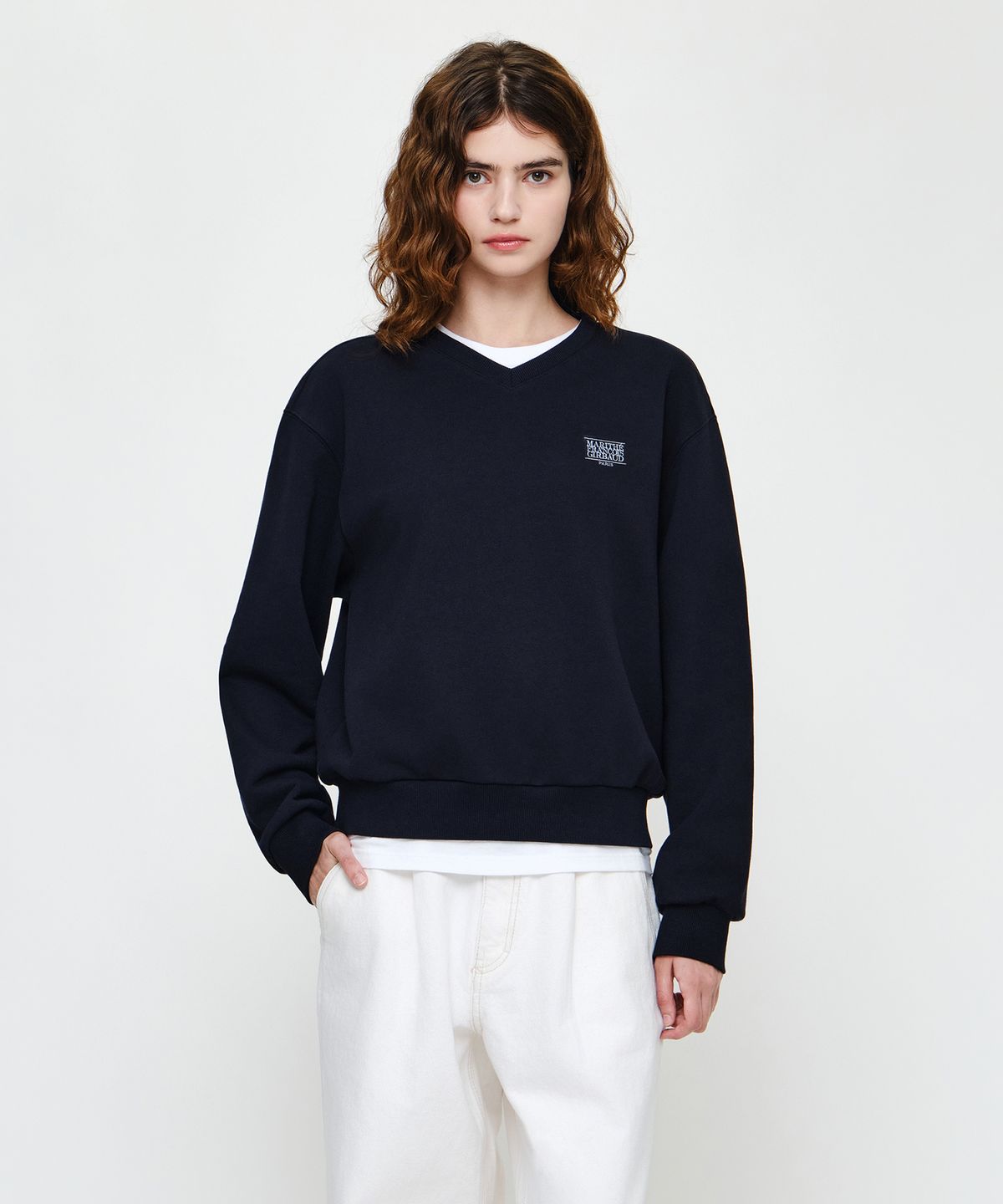 마리떼 프랑소와 저버(MARITHÉ + FRANҪOIS GIRBAUD) W SMALL CLASSIC LOGO V NECK BALLOON SWEATSHIRT navy