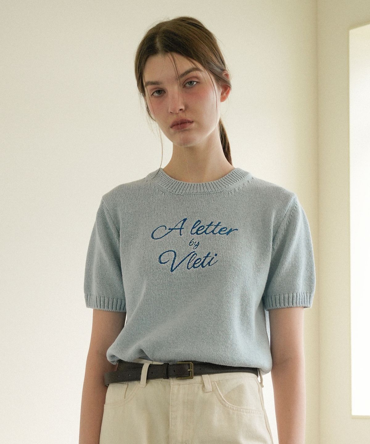 블레티(VLETI) Lettering Cotton Round Half Knit (sora)