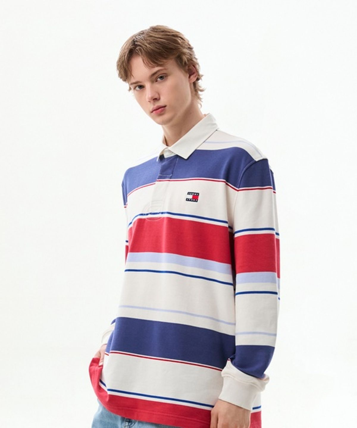 타미진스(TOMMY JEANS) 릴렉스 핏 스트라이프 럭비 티셔츠 (T32G6TTO12TMT1YBL)