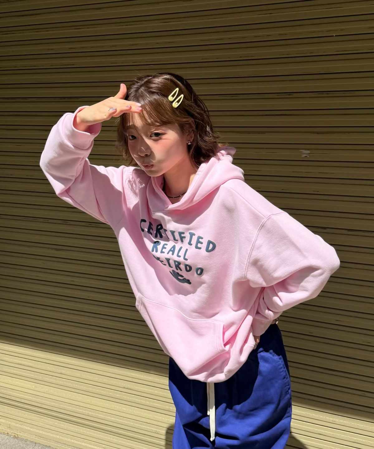 아모우(AMOU) Weirdo Hoodie PINK