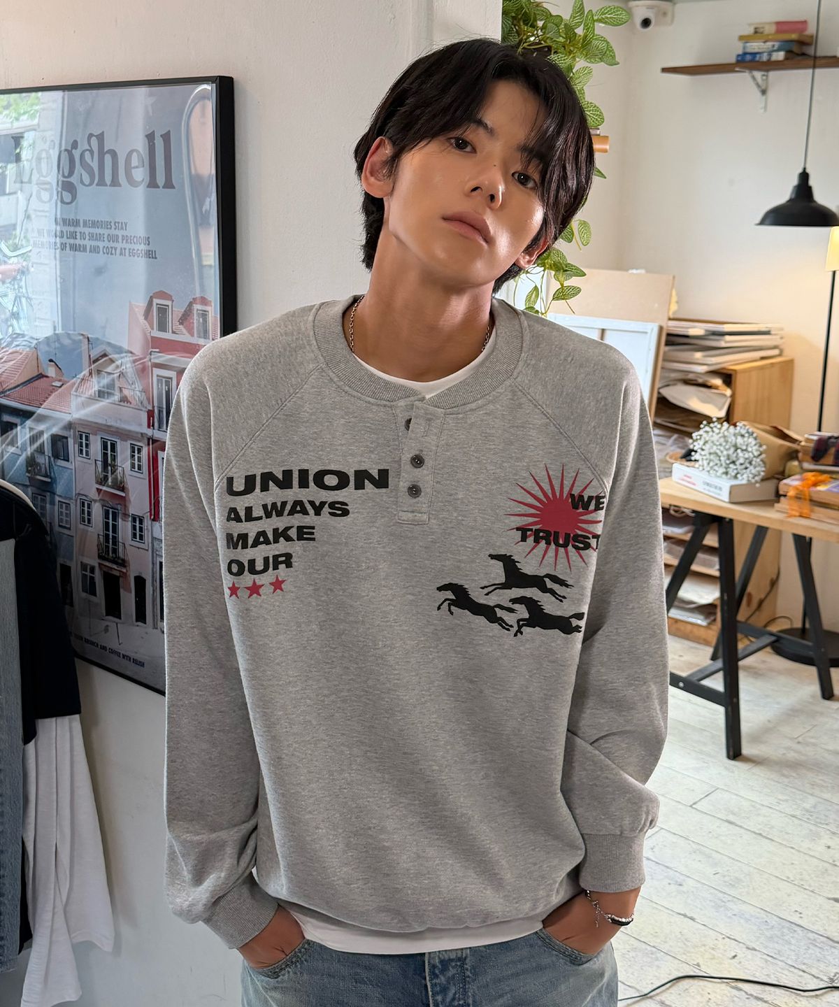 아모우(AMOU) Sun Hosre Henley neck GRAY
