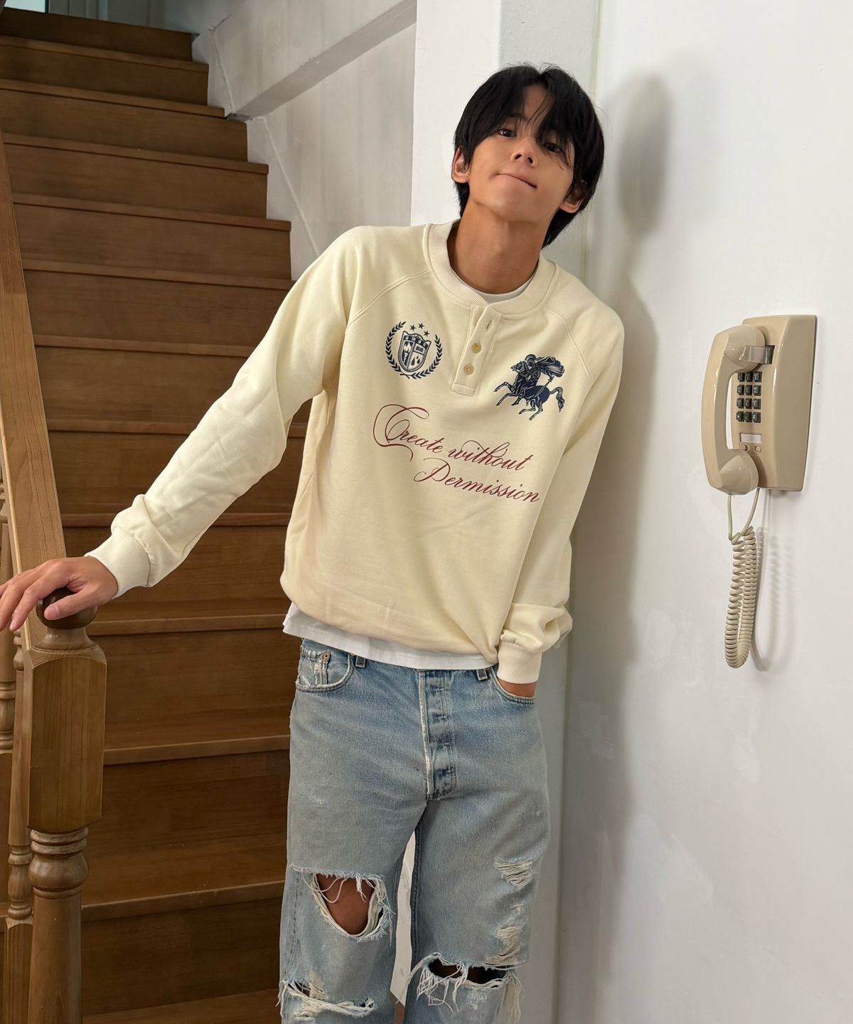 아모우(AMOU) Knight Henley neck CREAM