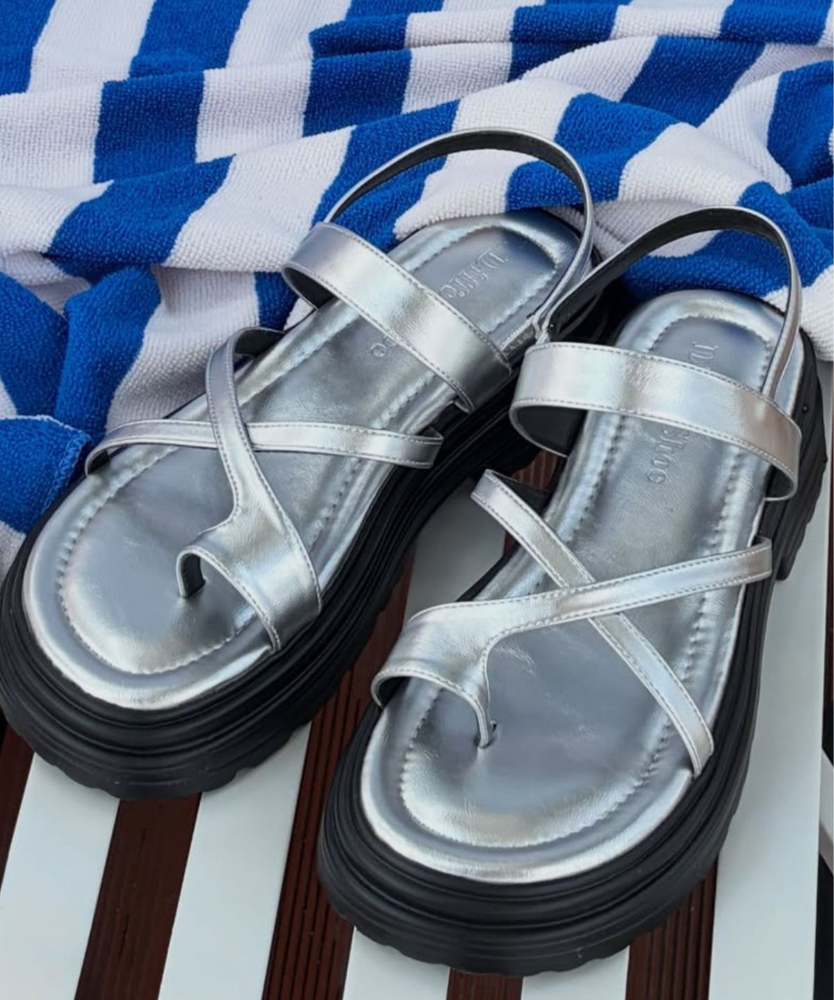 디퍼슈(DIFFERSHOE) 아렌 샌들 5CM [실버]