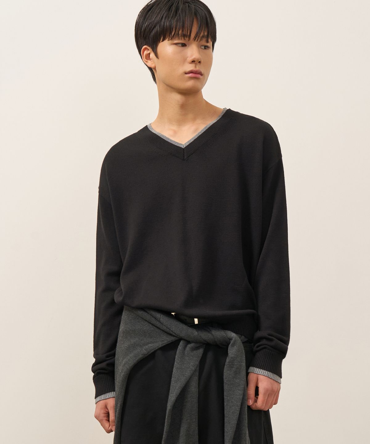 토피(TOFFEE) 브이넥 레이어드 니트 (BLACK)