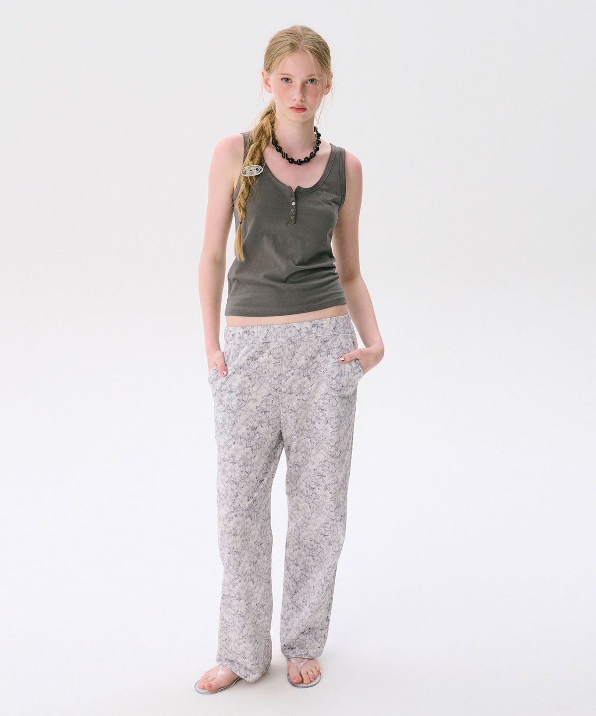 준준스페이스(JUNEJUNE SPACE) 26 Flower Banding Pants_Grey(26 플라워 밴딩 팬츠_그레이)