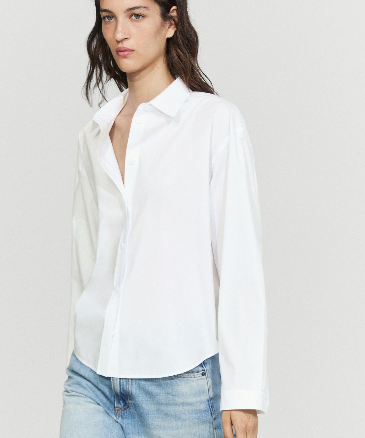 마시모두띠(MASSIMO DUTTI) 백 디테일 100% 코튼 포플린 셔츠