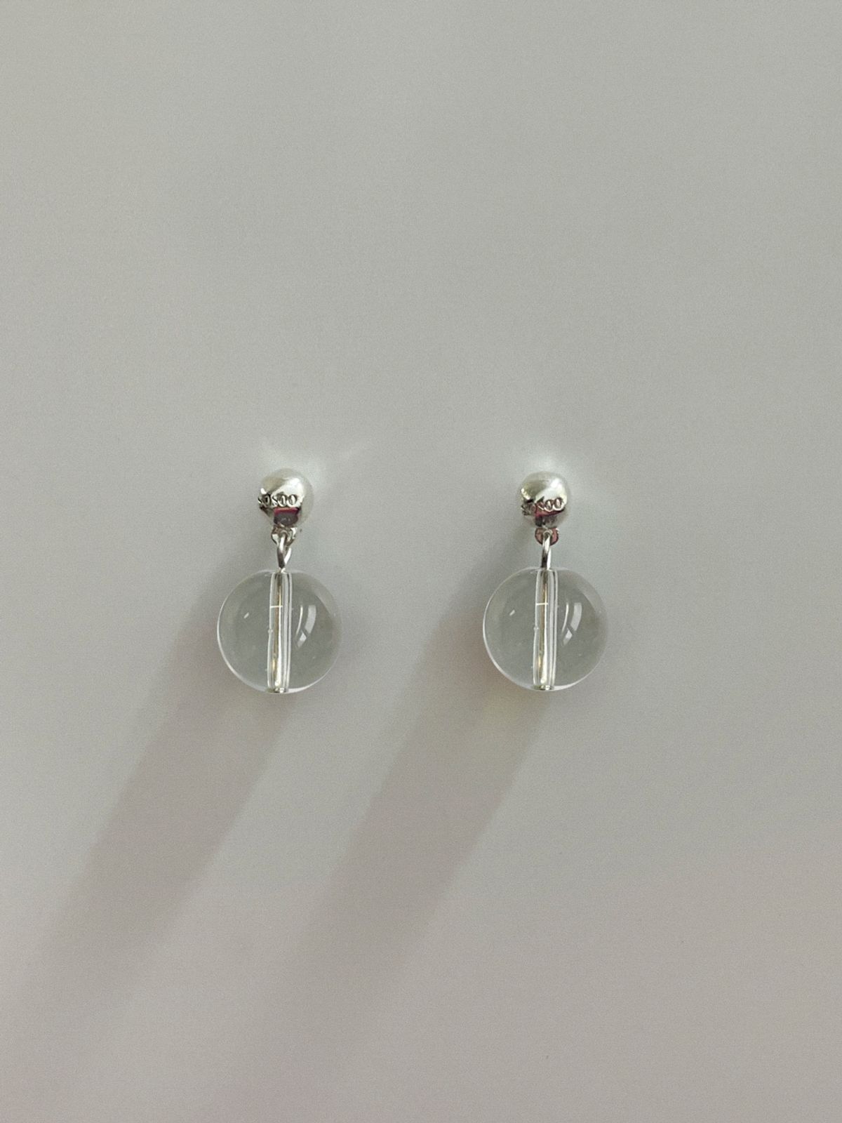 소수(SOSOO) Quartz SOSOO Ball Drop Earrings