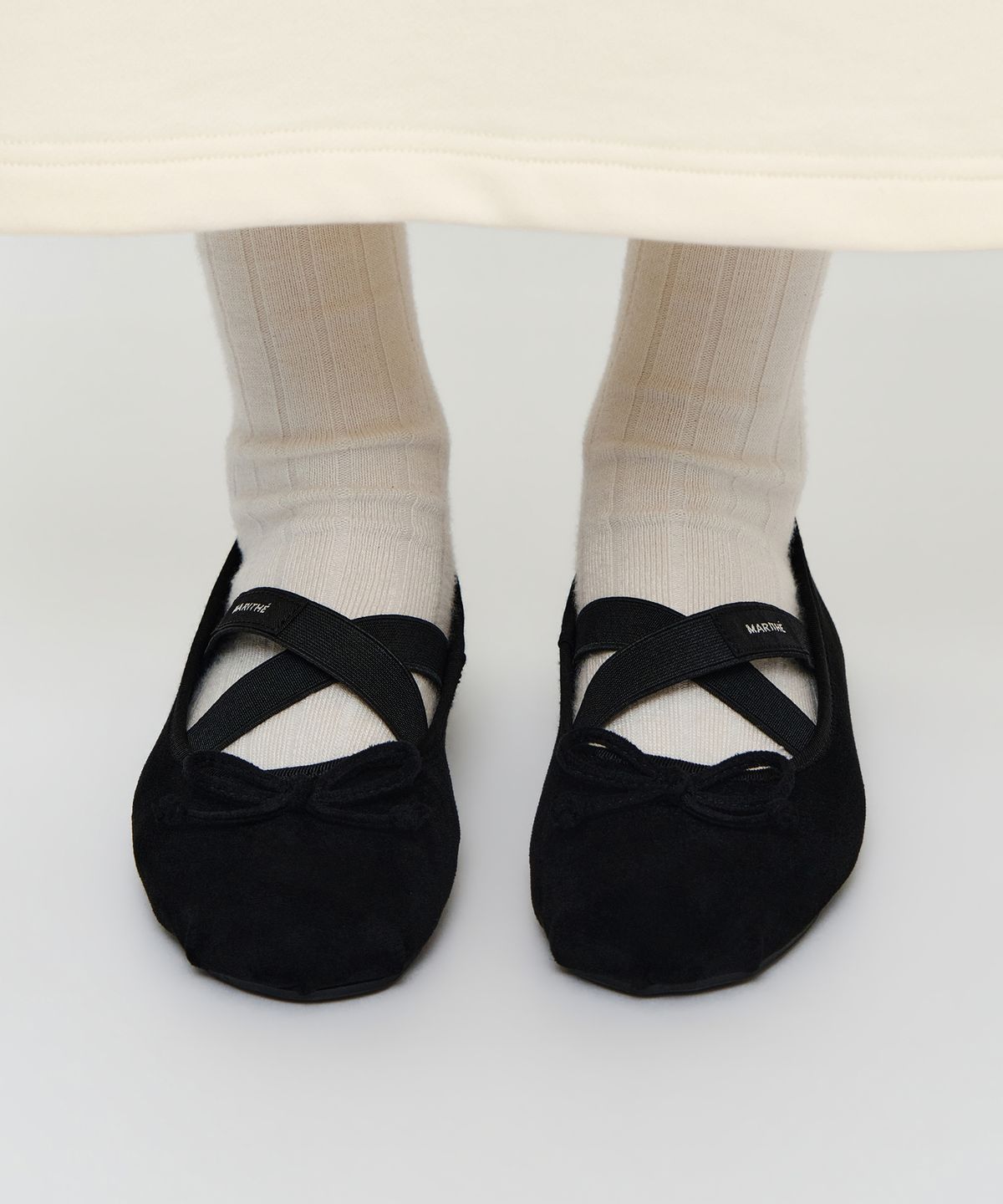 마리떼 프랑소와 저버(MARITHÉ + FRANҪOIS GIRBAUD) W CROSS BAND SUEDE FLAT black