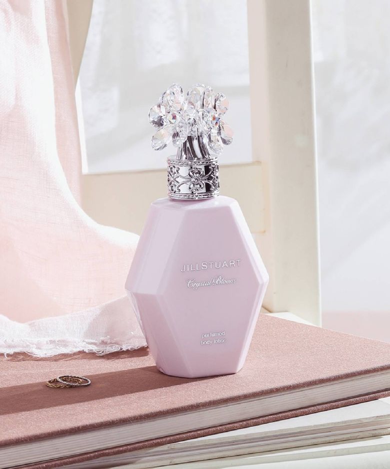 크리스탈 블룸 퍼퓸드 바디로션 200ml