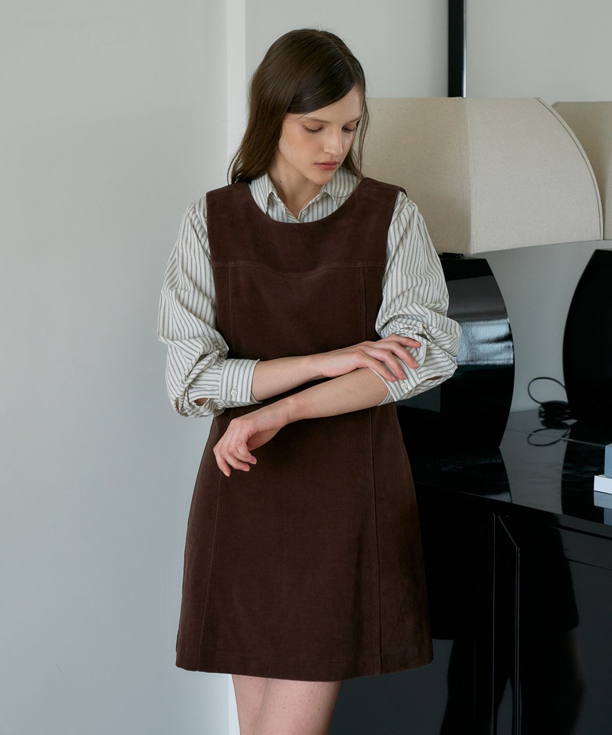 드헤베(DEHEVE) Essential Mini Dress [Brown]