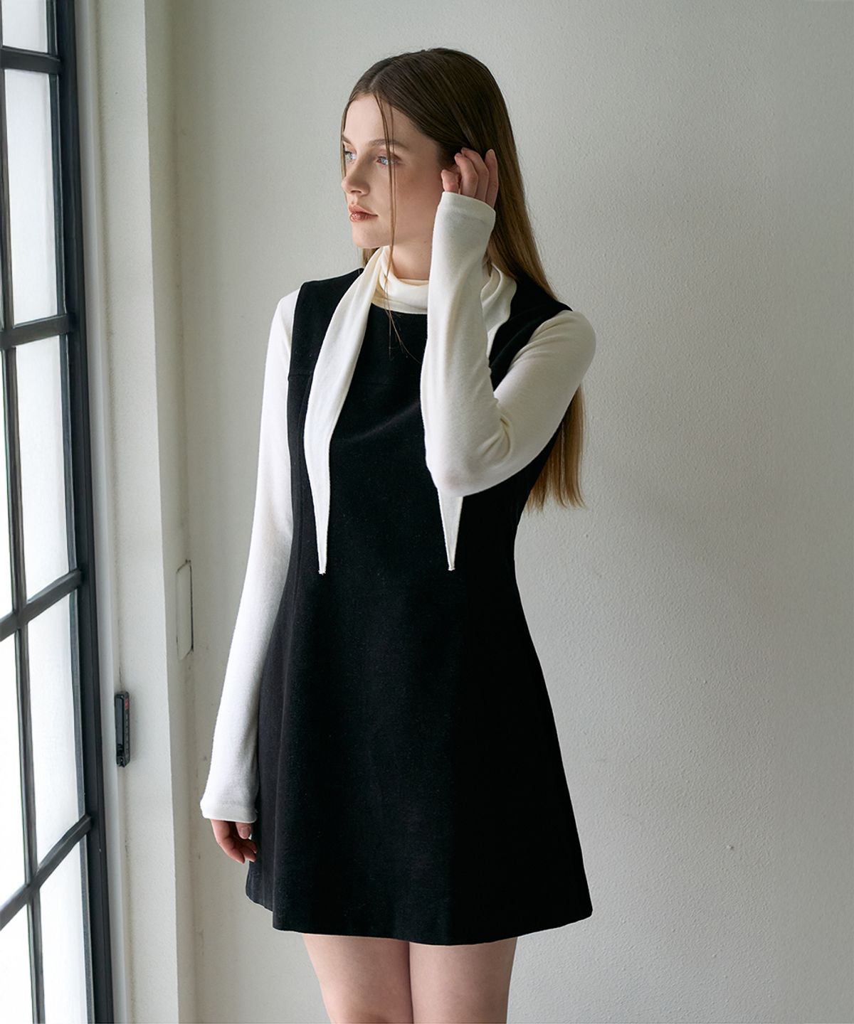 드헤베(DEHEVE) Essential Mini Dress [Black]
