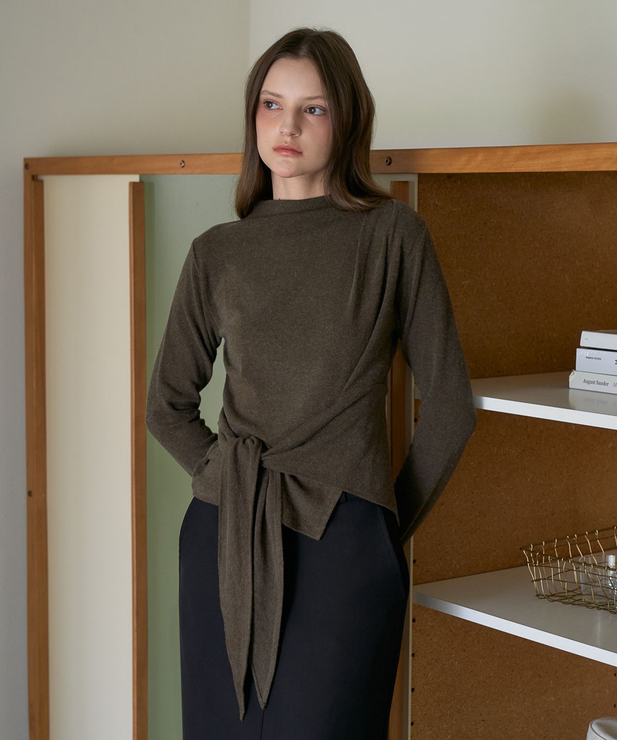 드헤베(DEHEVE) Wool Mock-neck Wrap Long Sleeve [Khaki]