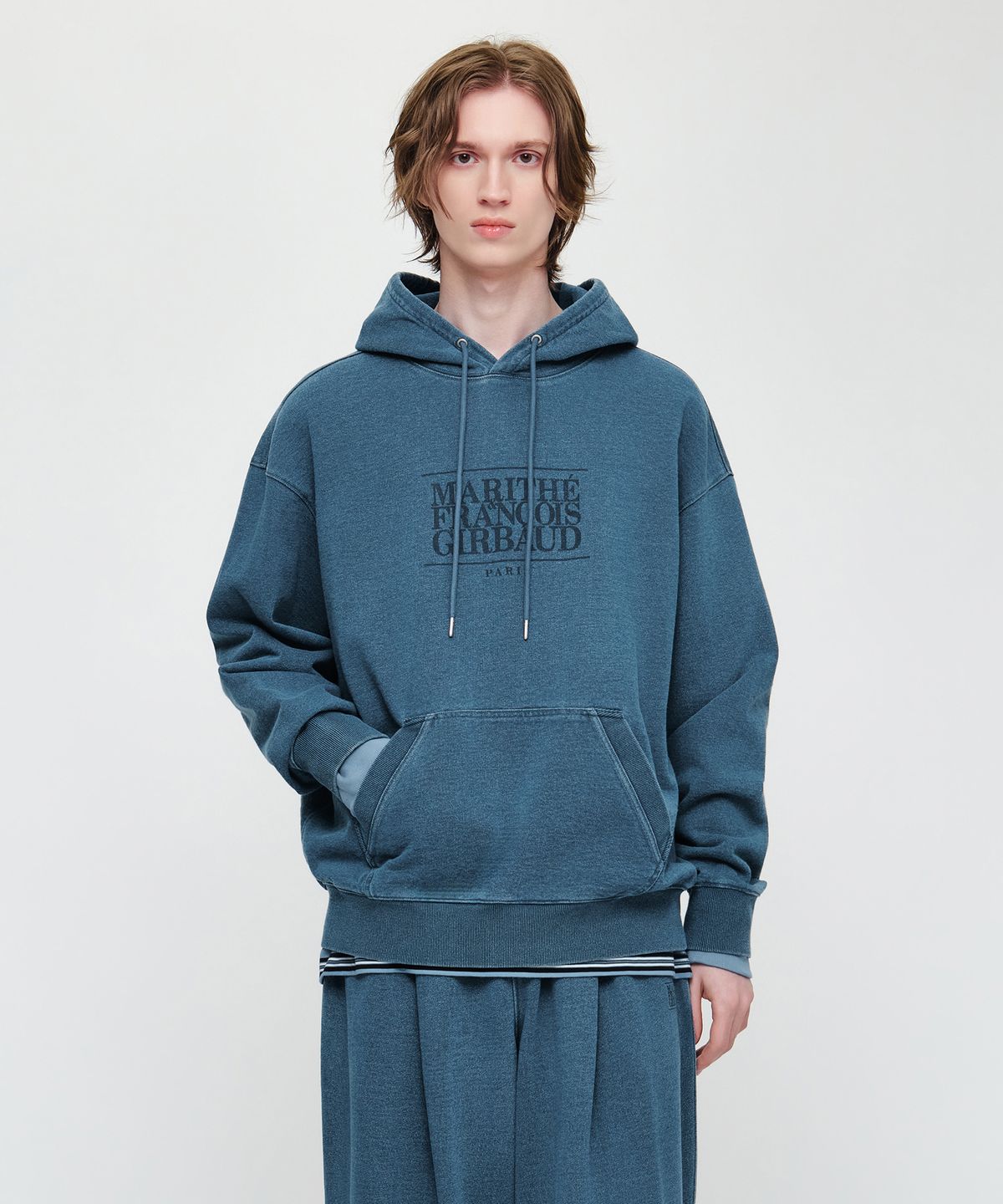 마리떼 프랑소와 저버(MARITHÉ + FRANҪOIS GIRBAUD) CRACK CLASSIC LOGO DYEING OVERSIZED HOODIE blue