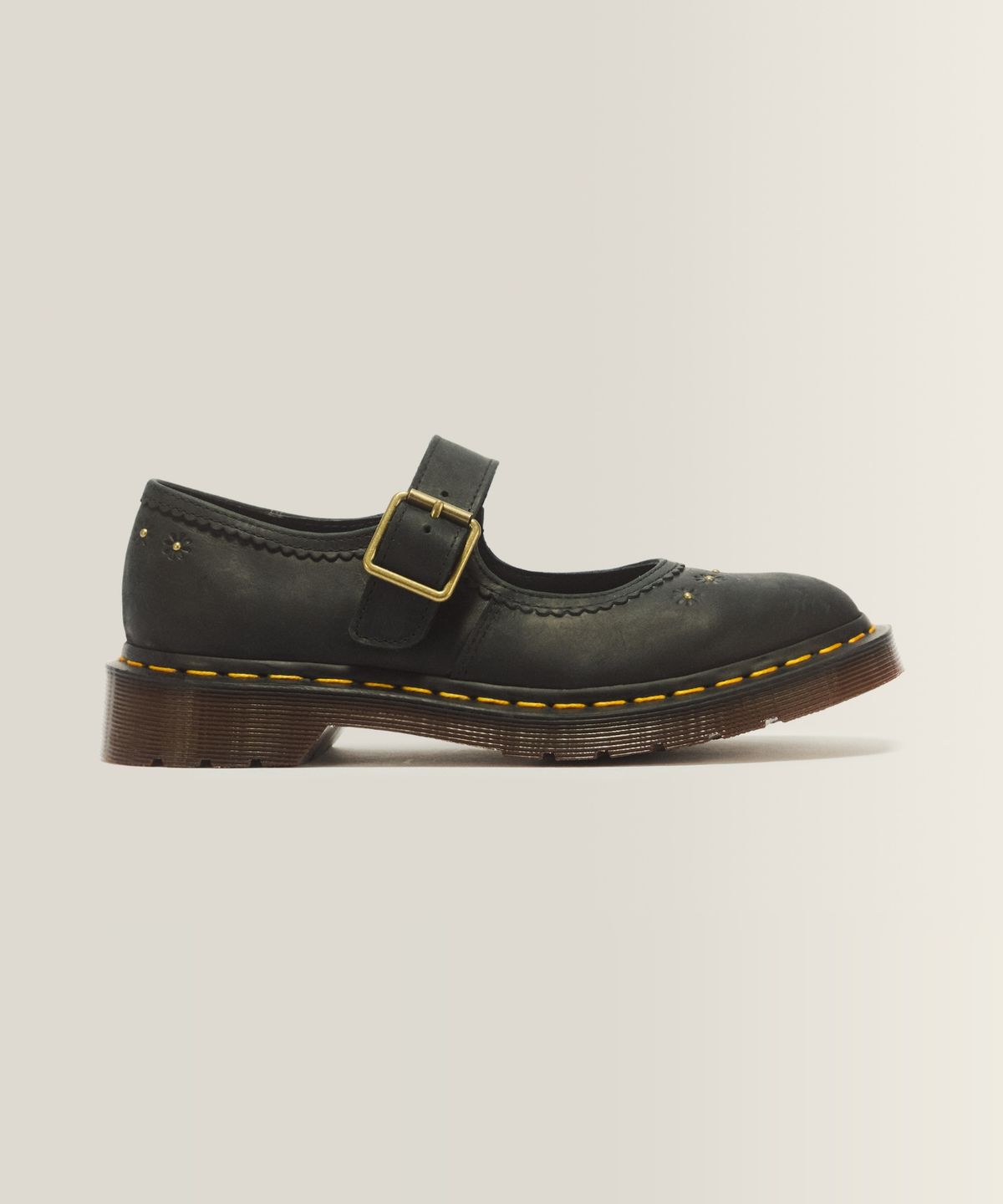 닥터마틴(DR.MARTENS) 메리 제인 플라워 슈즈 - 블랙 크레이지 호스 / 42391001
