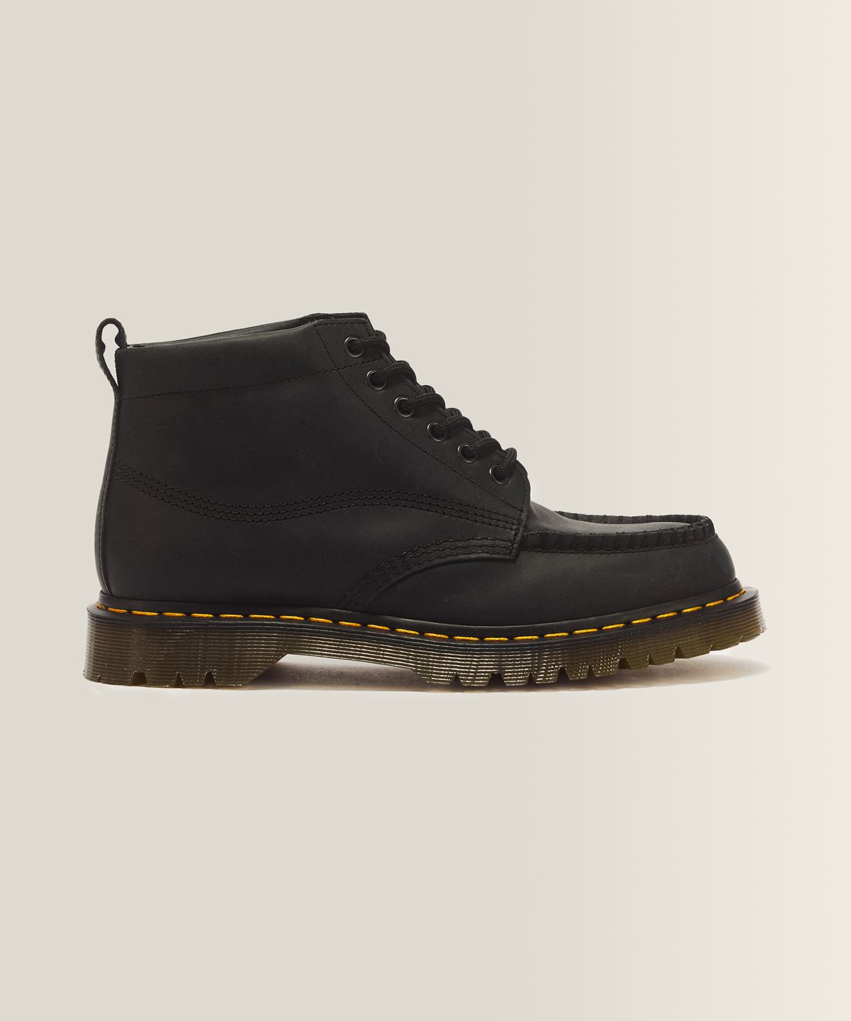 닥터마틴(DR.MARTENS) 로웰 처카 6홀 부츠 - 블랙 크레이지 호스 / 43680001