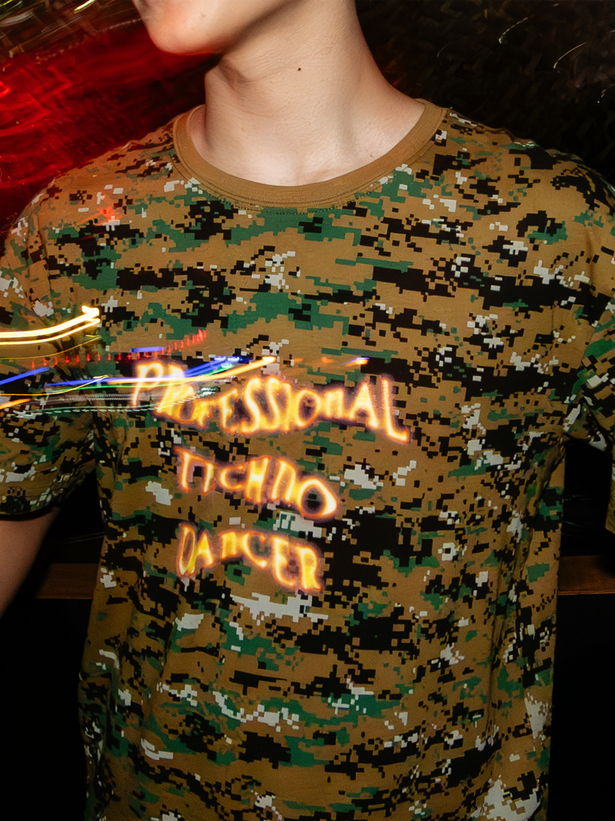 미디엄스(MEDIUMS) Professional Techno Dancer Tee -Digital Camo (프로페셔널 테크노 댄서 티 - 디지털 카모)
