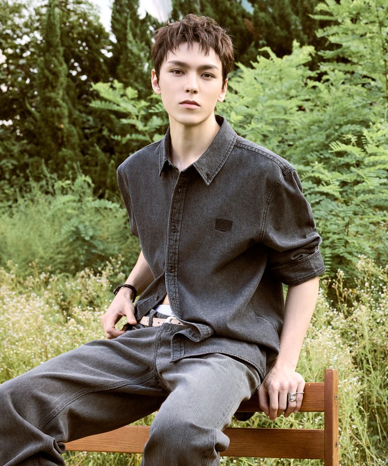 [버논 착용] MICRO CLASSIC LOGO OVERSIZED DENIM SHIRT black