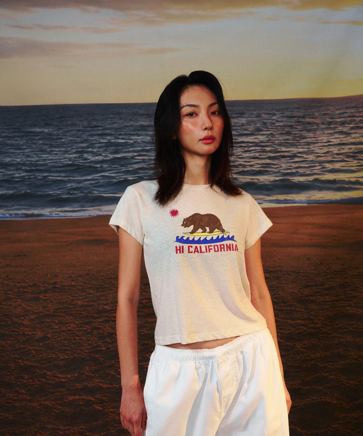 1011갤러리(1011 GALLERY) Woman California Bear Linen Tee - Ivory