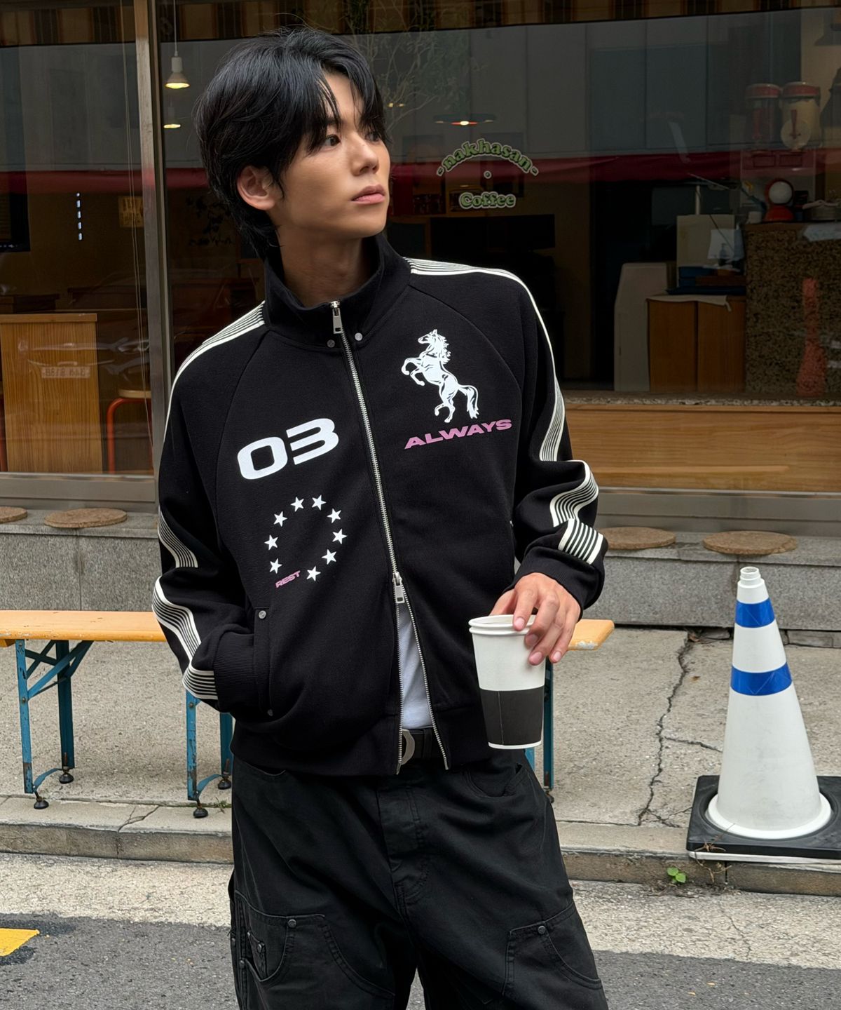 아모우(AMOU) AMOU Horse Track Jacket BLACK