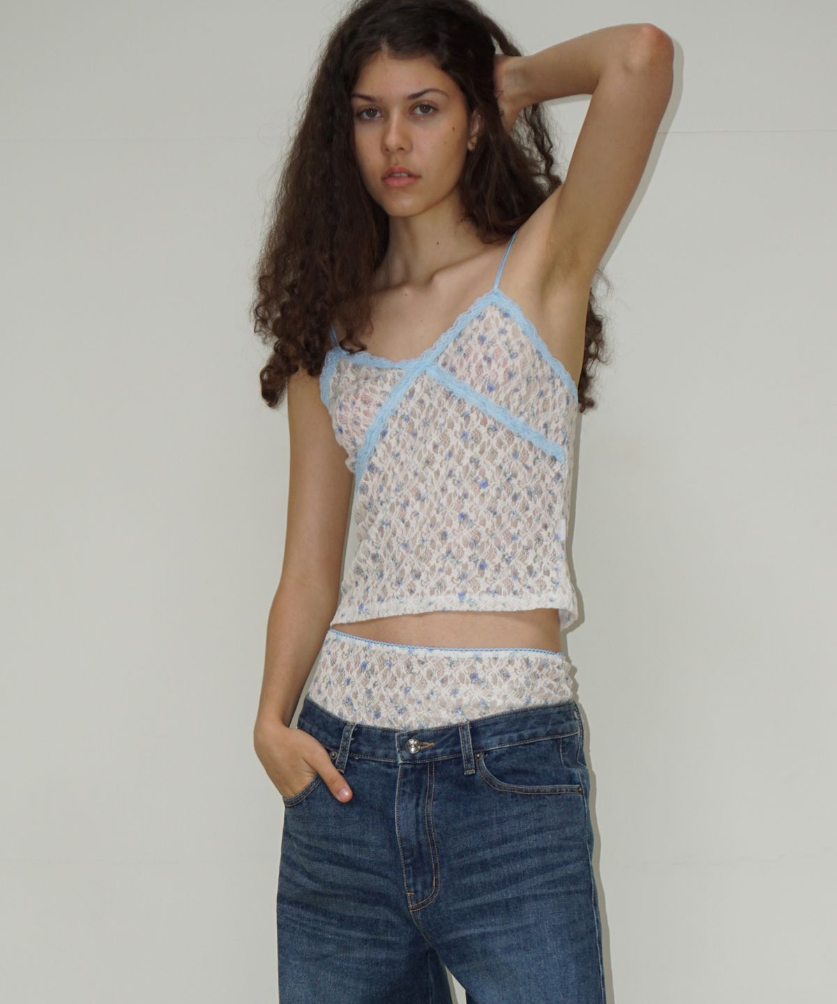떨스티클럽(THIRSTYCLUB) Floral lace camisole sleeveless - Ivory