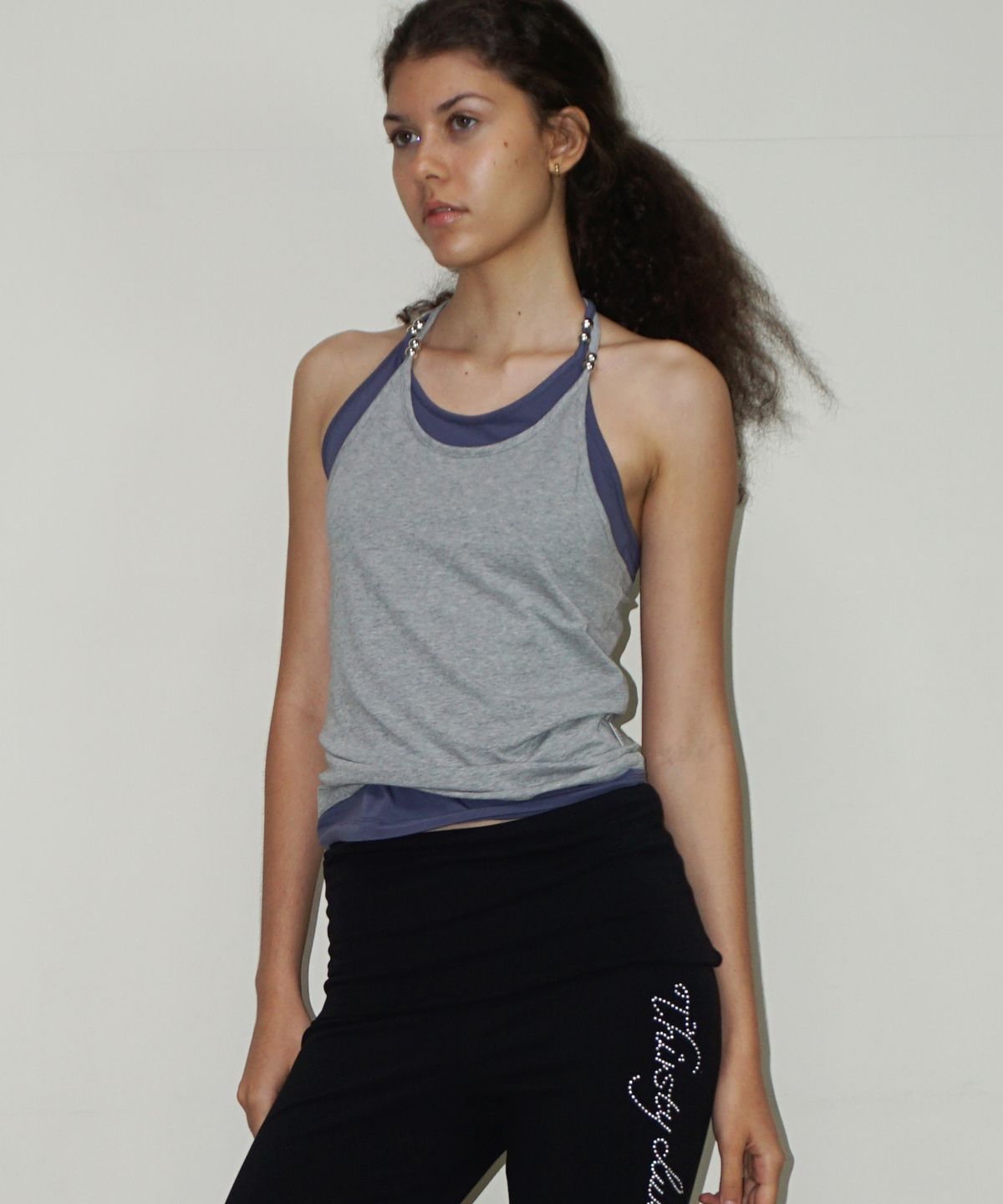 떨스티클럽(THIRSTYCLUB) Basic beads halter sleeveless - Grey