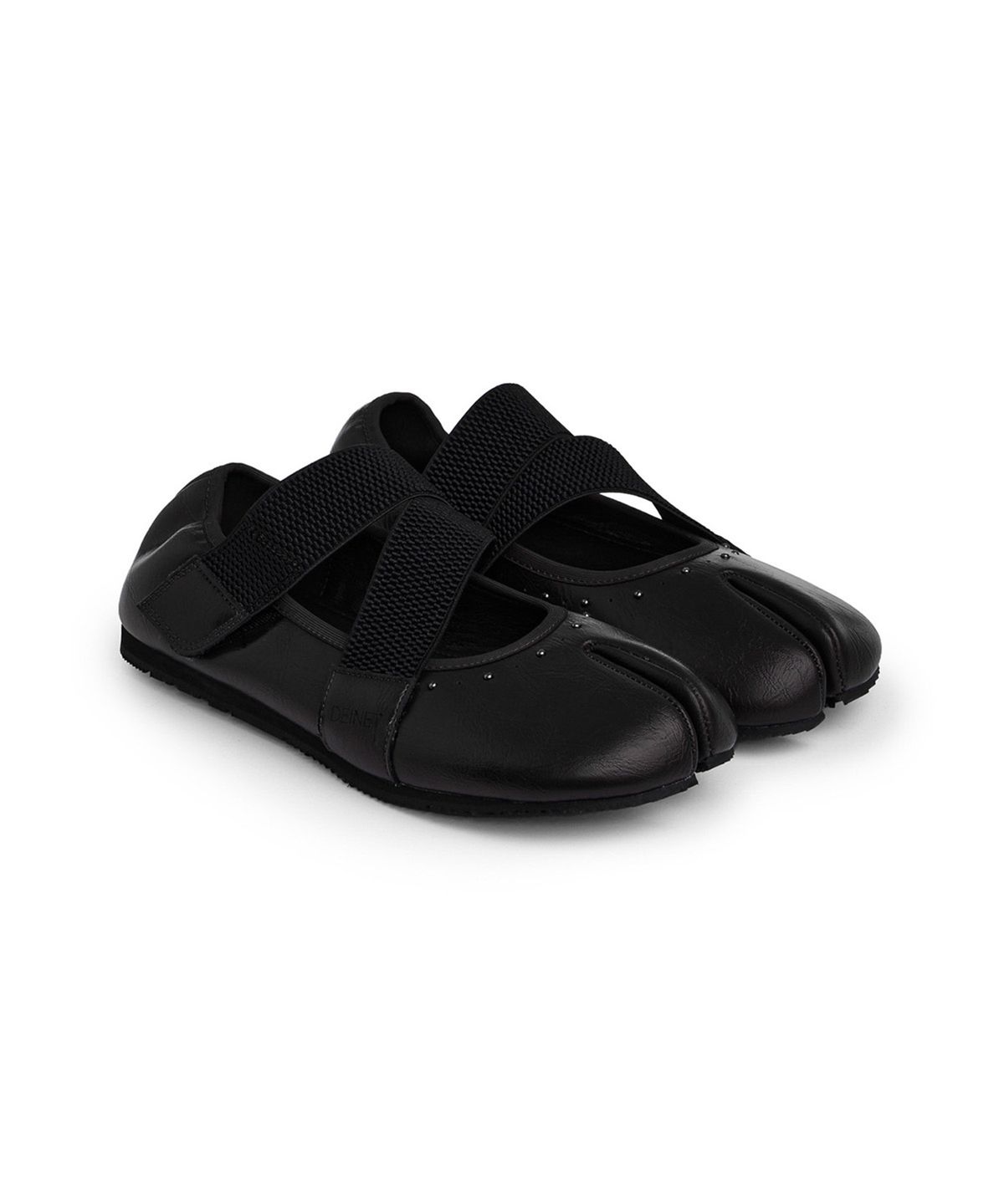 다이닛(DEINET) TABI POINT FLAT SHOES IN BLACK