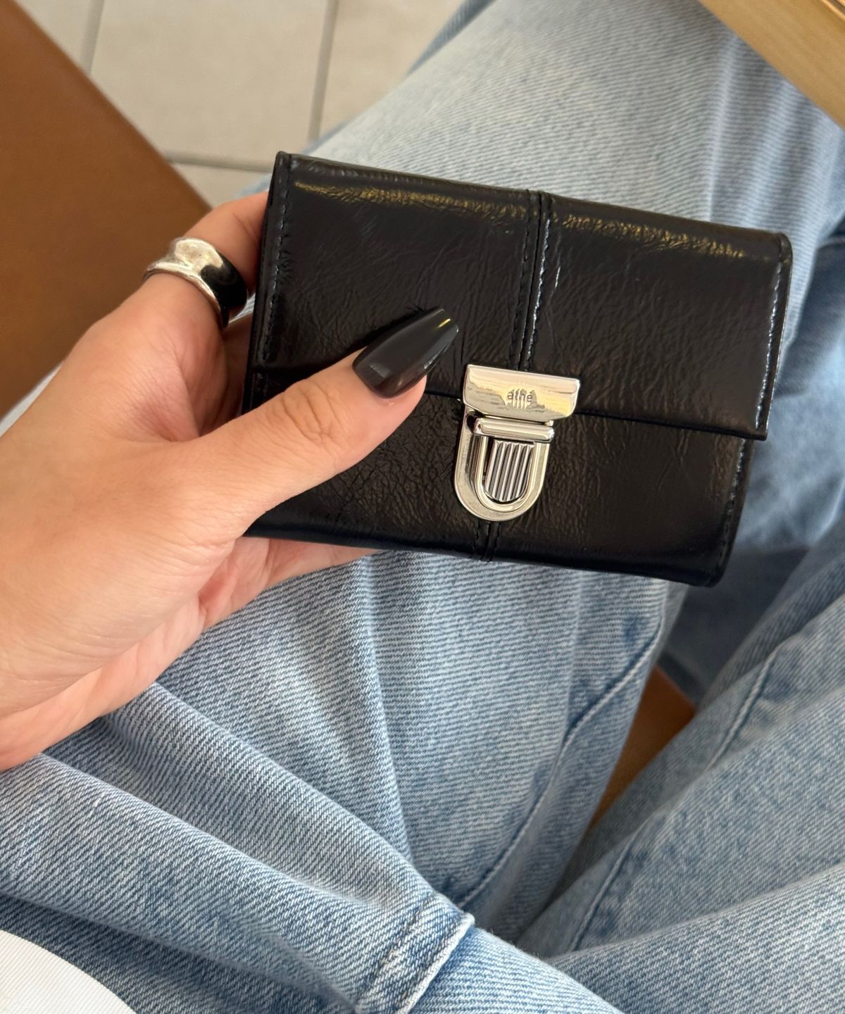 아떼 바네사브루노(ATHE VANESSABRUNO) [WRINKEL] 느와르 블랙 2단 아코디언 지갑 AAHO6F639BK
