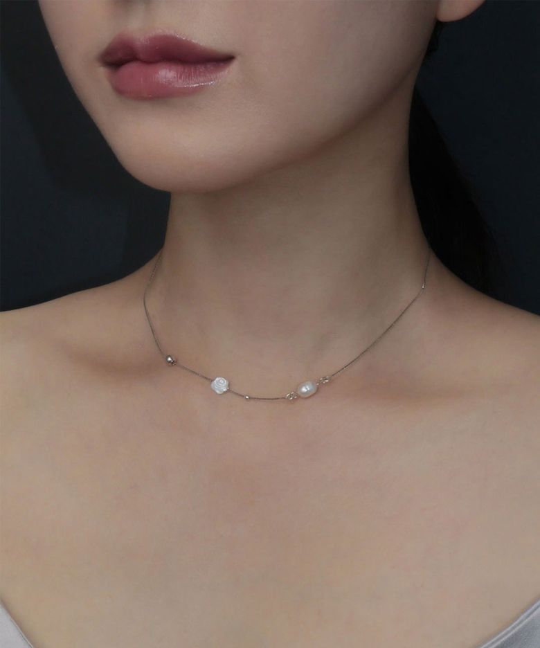 rose petal trace necklace