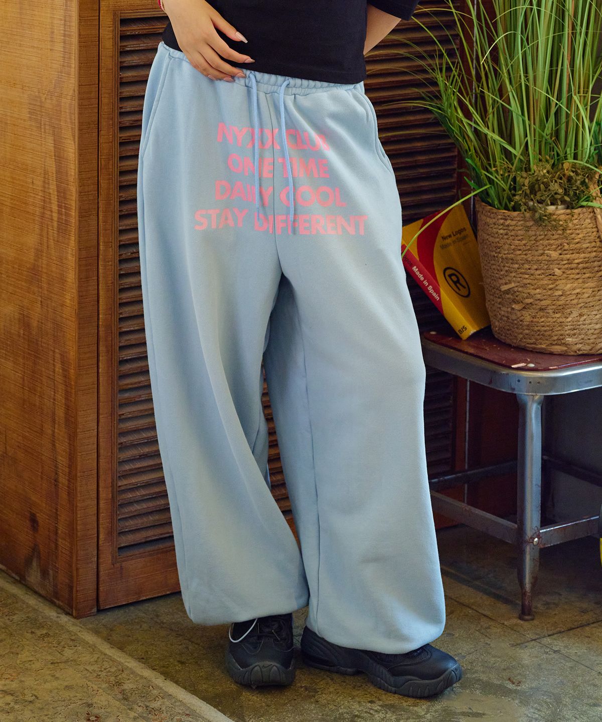 엔와이엑스엑스(NYXX) WASHED WIDE SWEATPANTS LIGHT BLUE