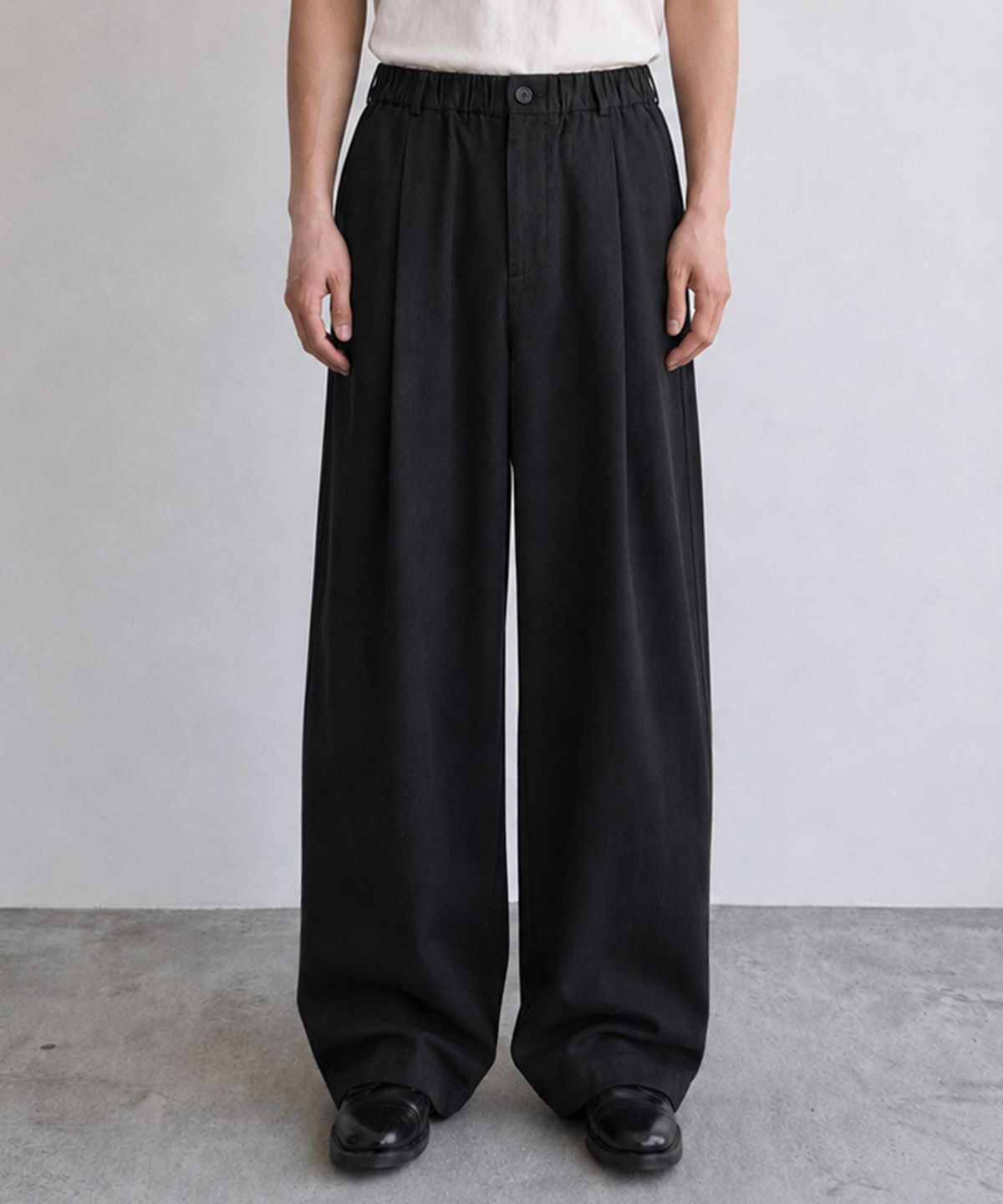 세이브(SAEV) ONE-TUCK WIDE TROUSERS (BLACK)