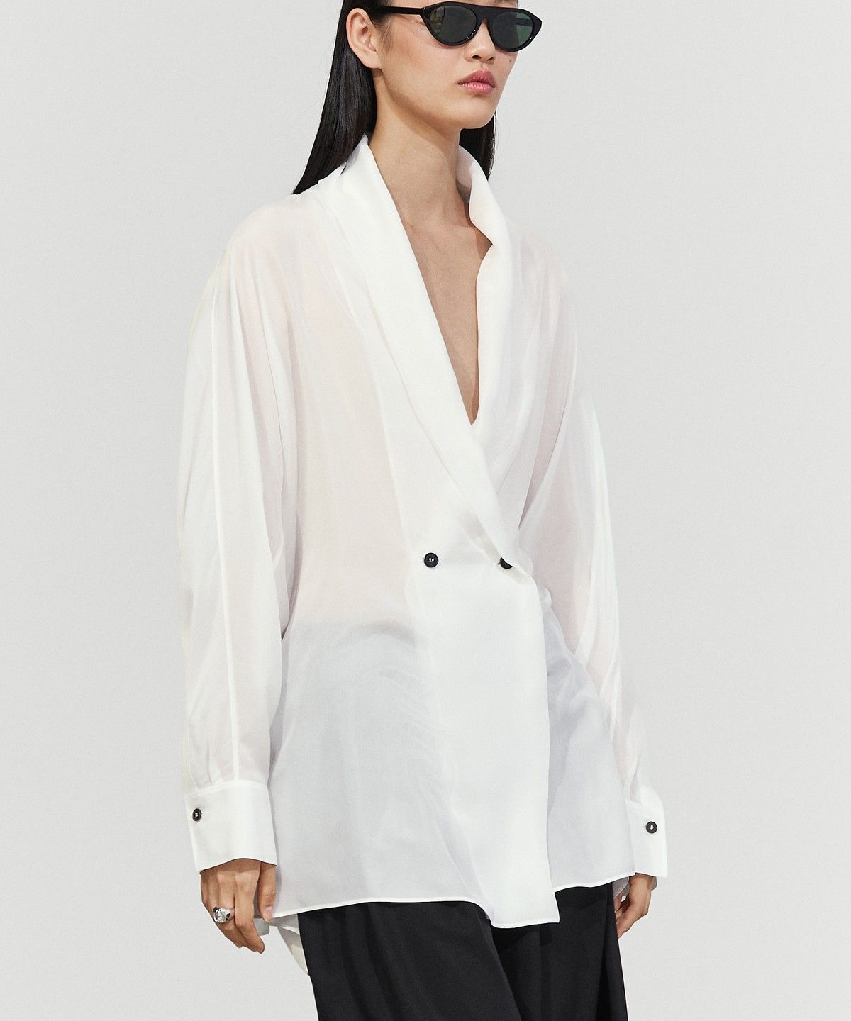 마시모두띠(MASSIMO DUTTI) 100% 실크 턱시도 스타일 플루이드 기모노