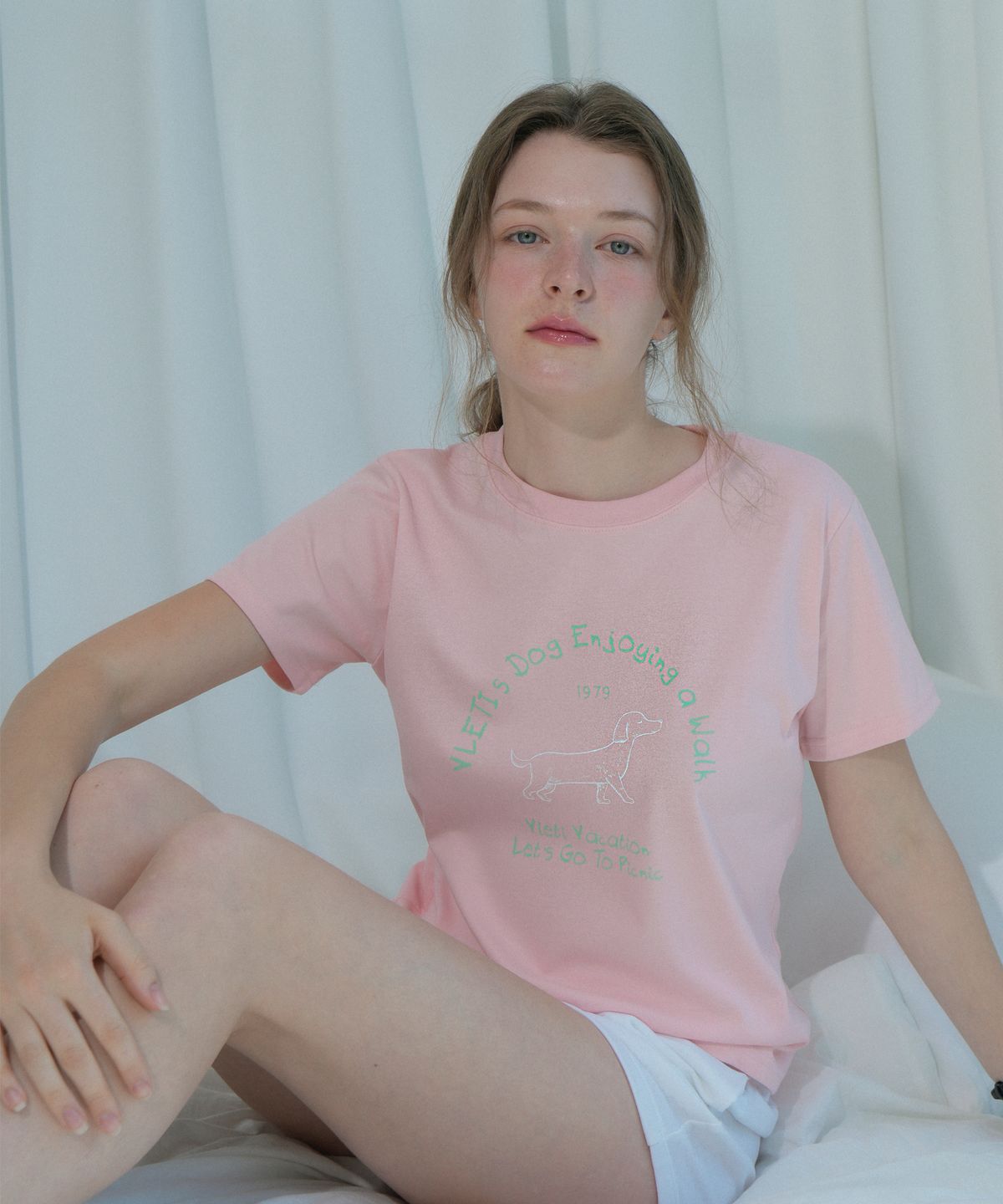 블레티(VLETI) Dog Lettering Art Work Printing T-shirt (Pink)