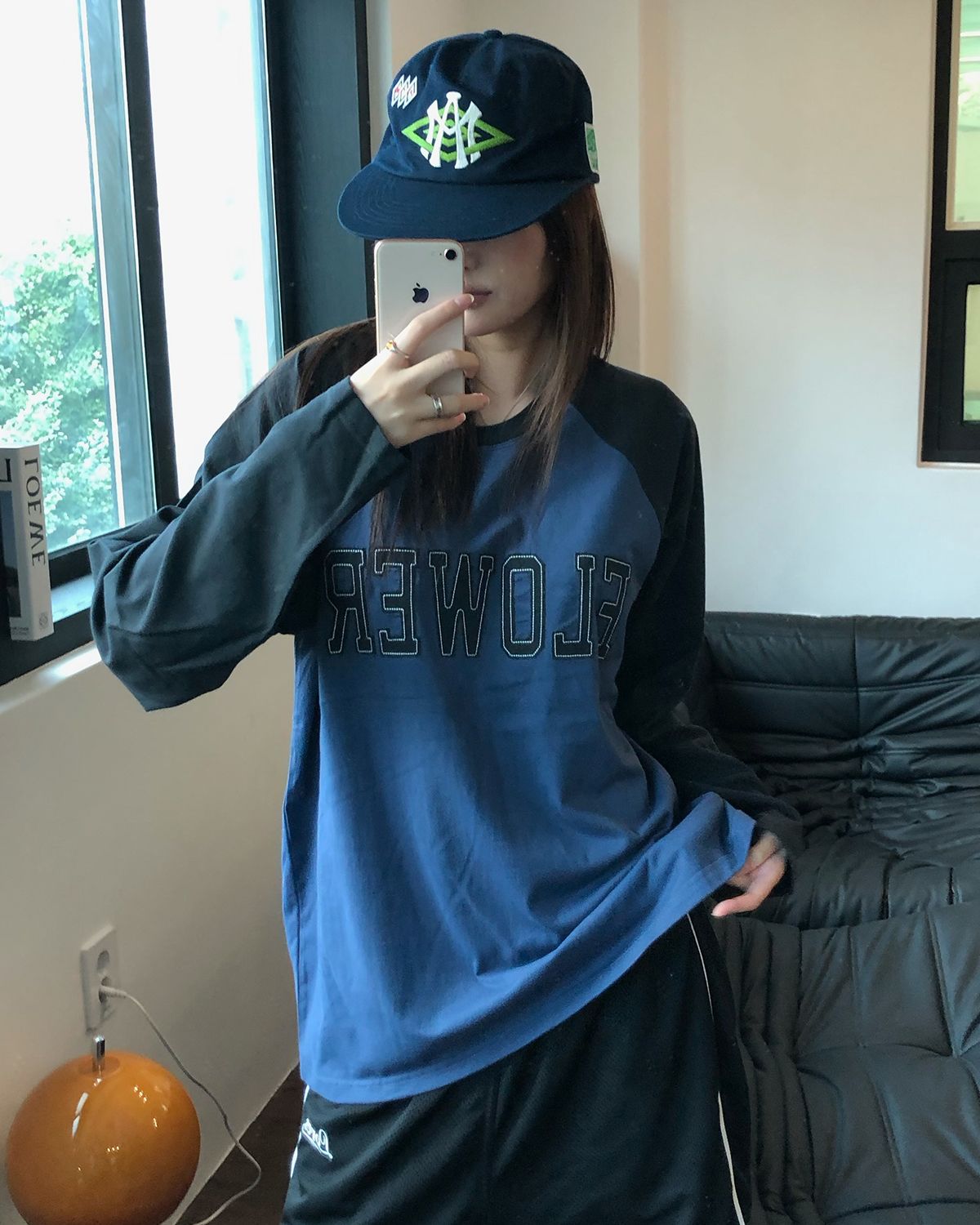 해비즘(HAVISM) FLOWER APLIQUE RAGLAN L/S TEE(BLUE NAVY)