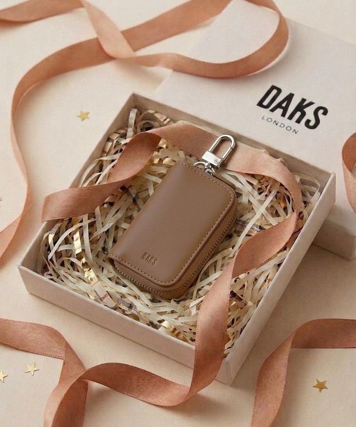 닥스 남성 액세서리(DAKS MEN'S ACCESSORIES) 토프 음각로고 소가죽 키홀더 DBHO6E761T3