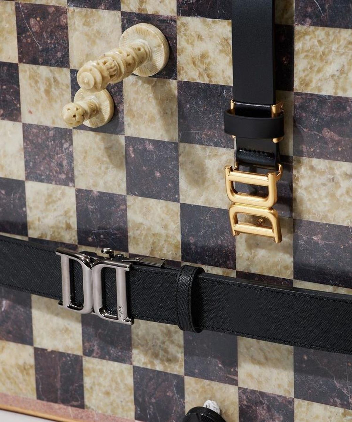 닥스 남성 액세서리(DAKS MEN'S ACCESSORIES) 블랙 DD 메탈릭 버클 소가죽 후크 여성벨트 DBBE6F793BK