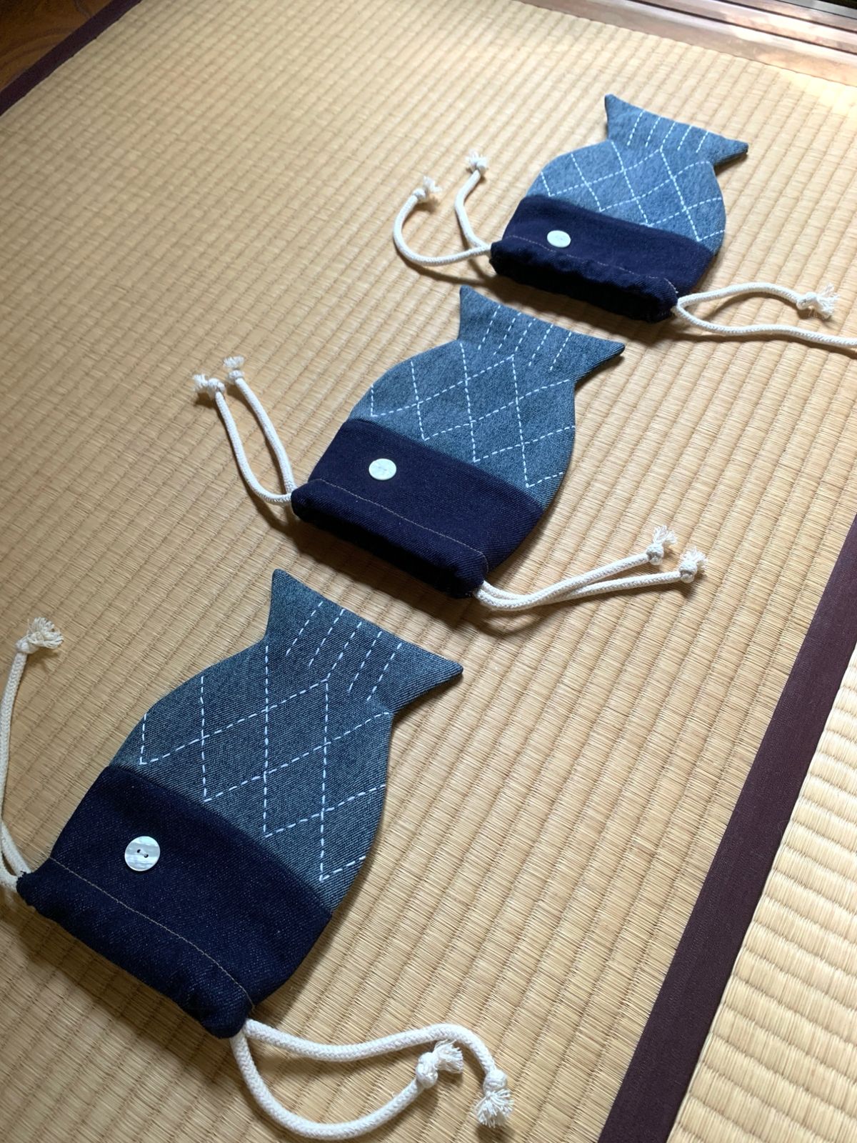 로액슈얼(LO AXUAL) 코이노보리 사시코 데님 파우치