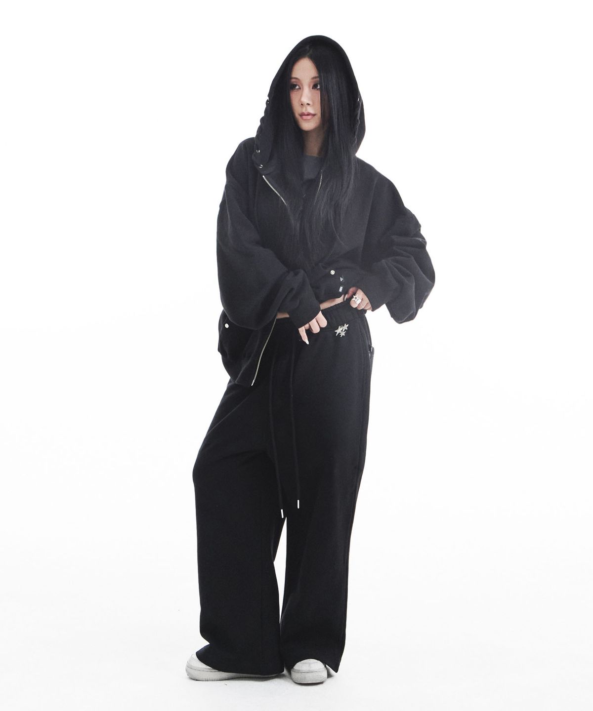 시데라(SIDERA) Eyelets Stone Hotfix Pants [Unisex/Black]