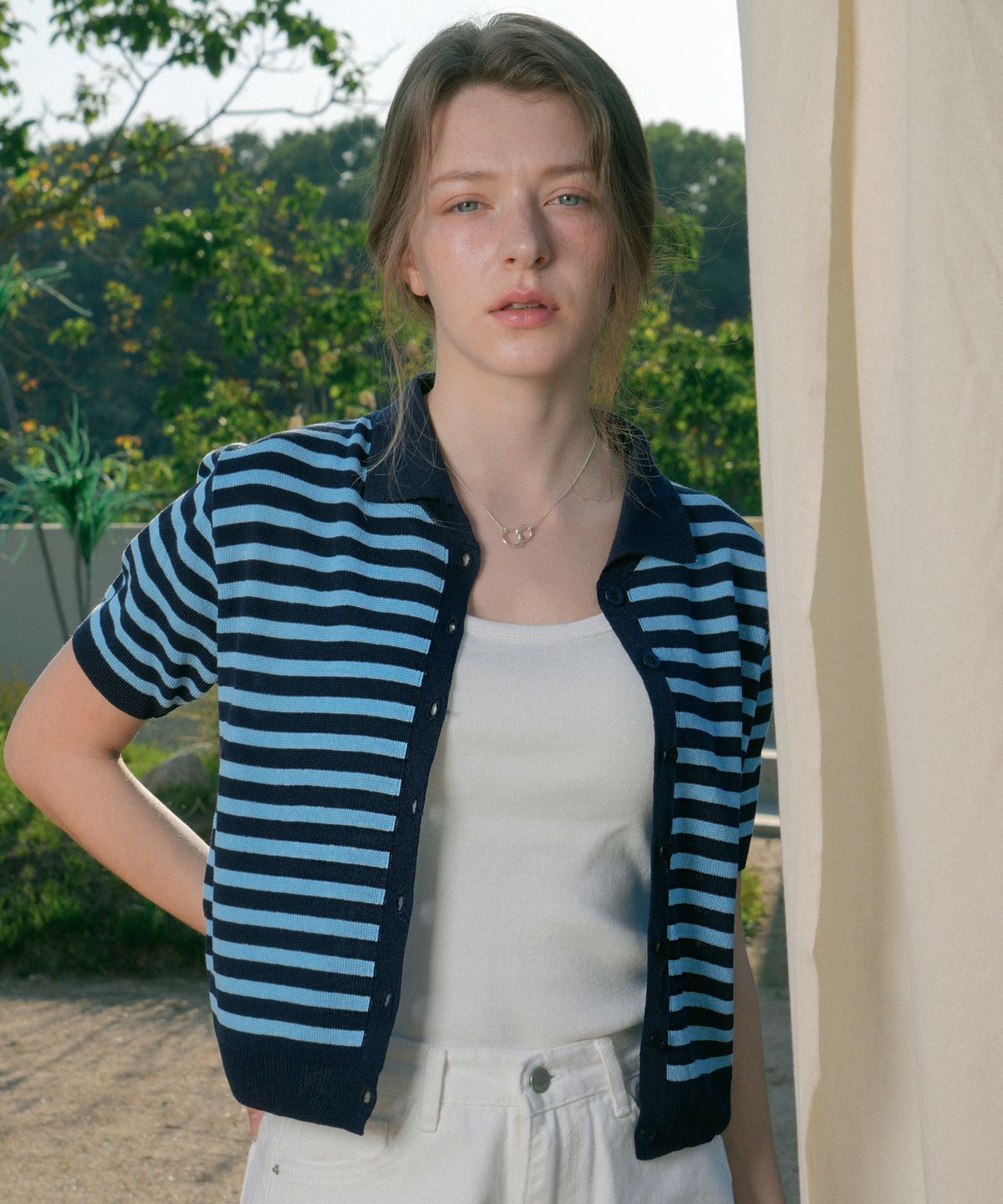 블레티(VLETI) V-neck Stripe Collar Half Knit Cardigan (Sora)