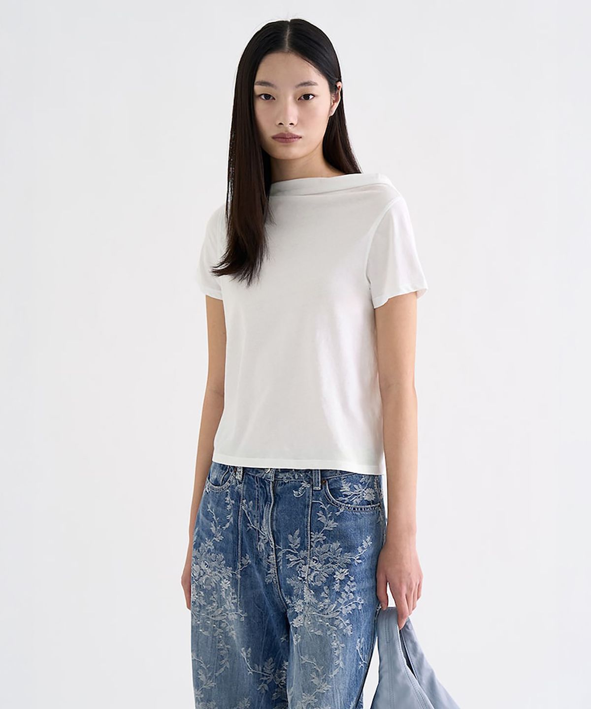 앙개(ANGGAE) Draped Neck TShirt  Ivory (AG6842A030)