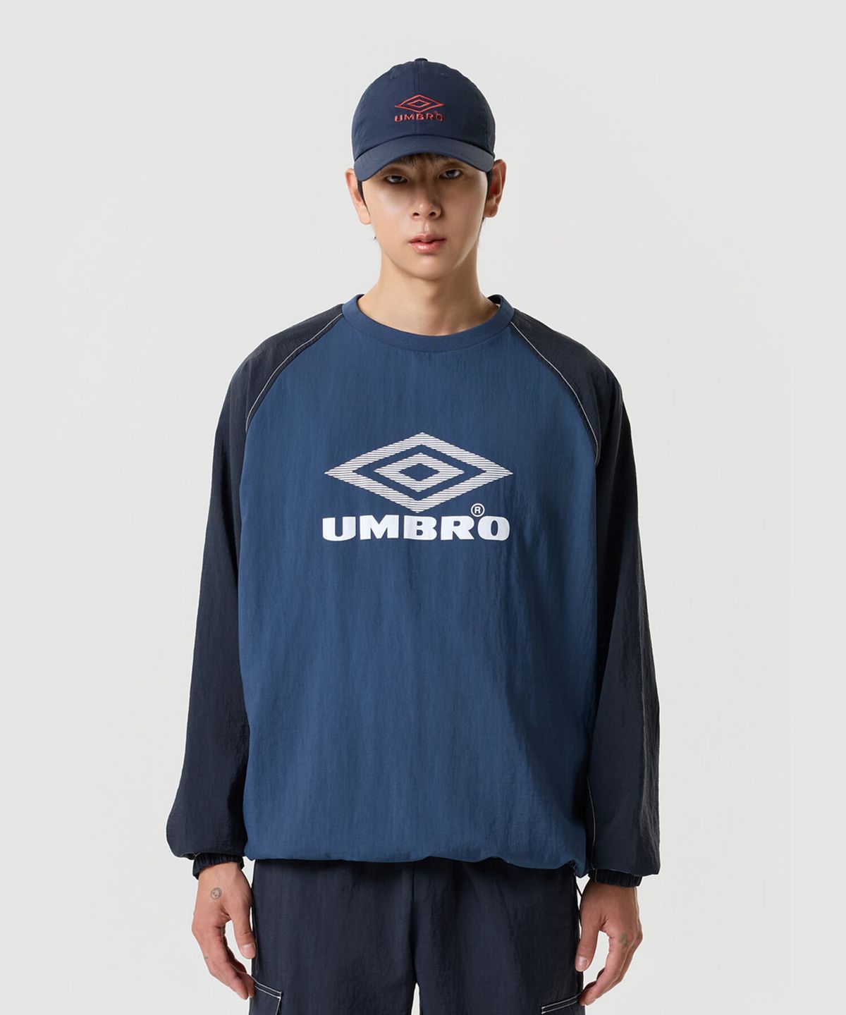 엄브로(UMBRO) 크리스피 타슬란 긴팔 피스테 네이비 UR324CWT92