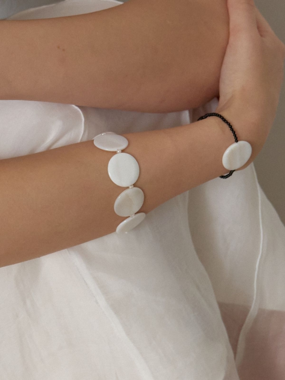 러브미몬스터(LOVE ME MONSTER) Moon Pearl Bracelet (L262MBC030)