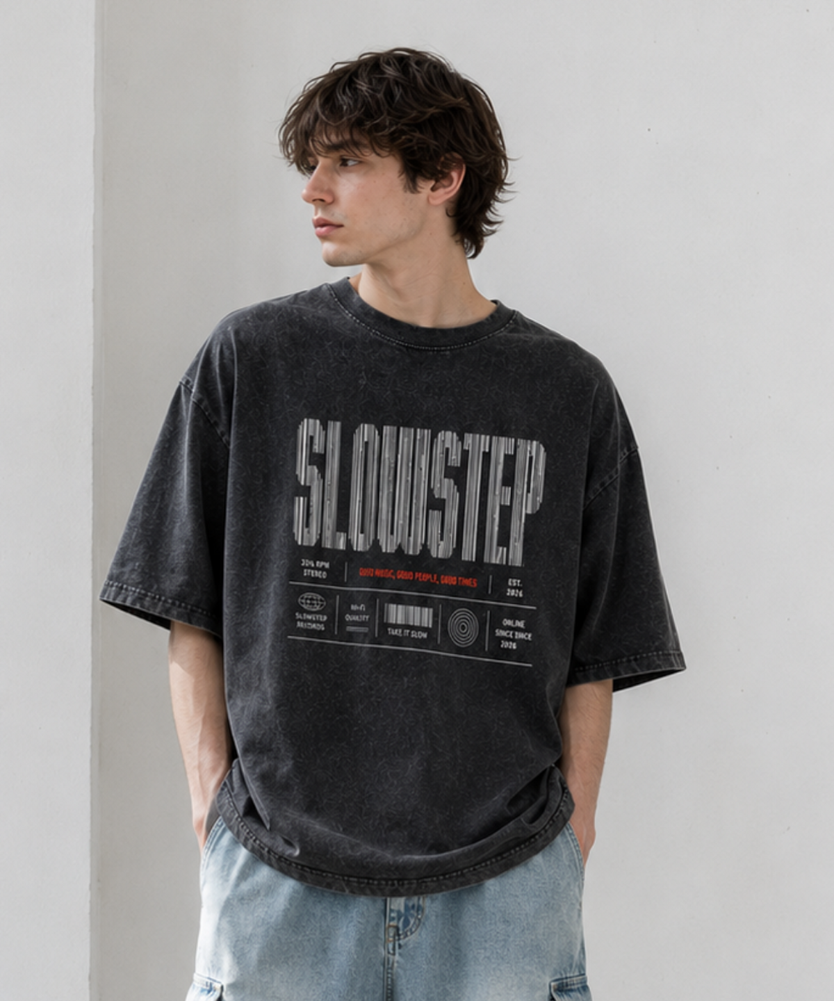슬로우스텝(SLOWSTEP) SP26072 빈티지  바코드 그래픽 피그먼트 오버핏 반팔티 블랙