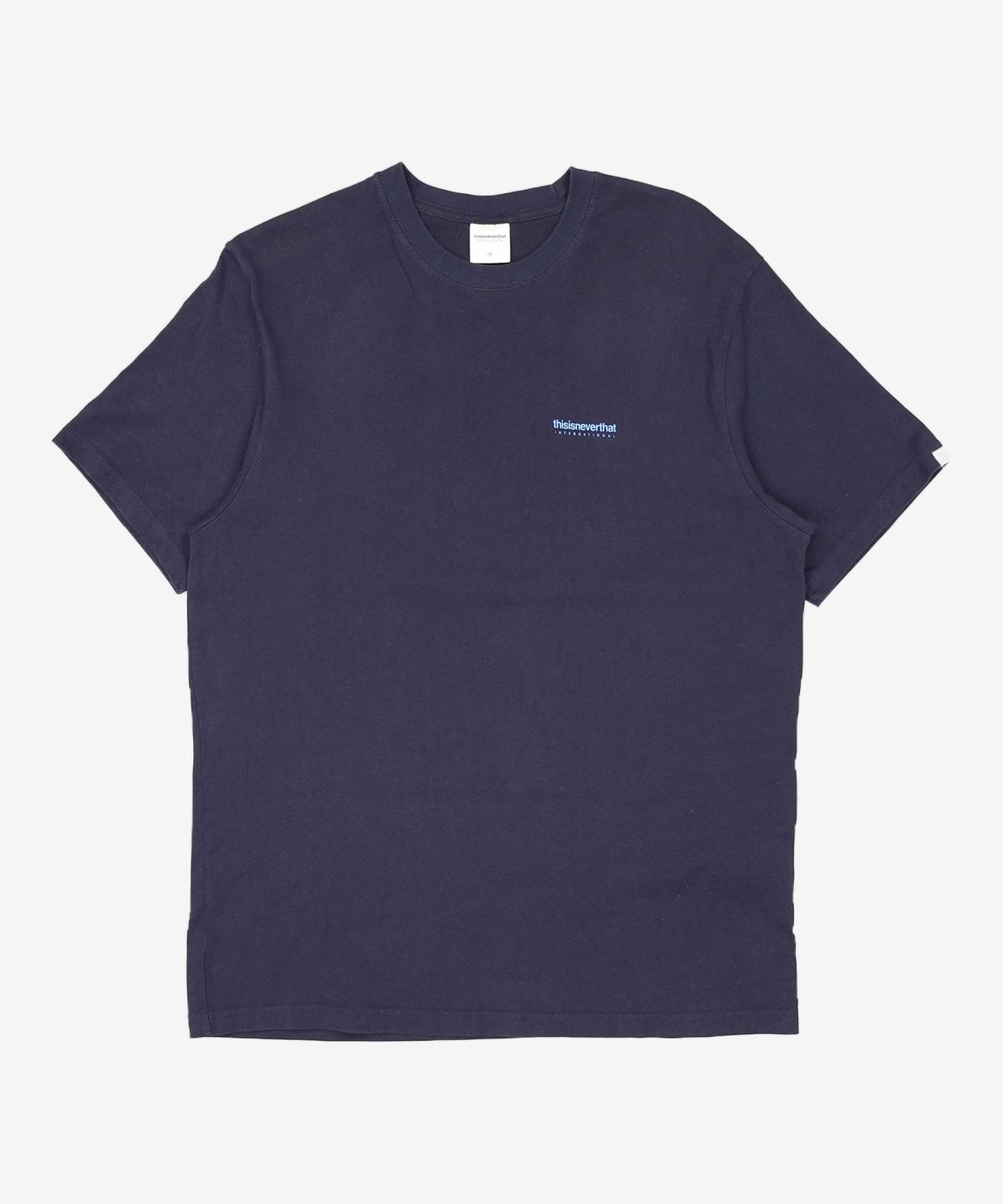 디스이즈네버댓(THISISNEVERTHAT) INTL. Logo Tee Dark Navy M
