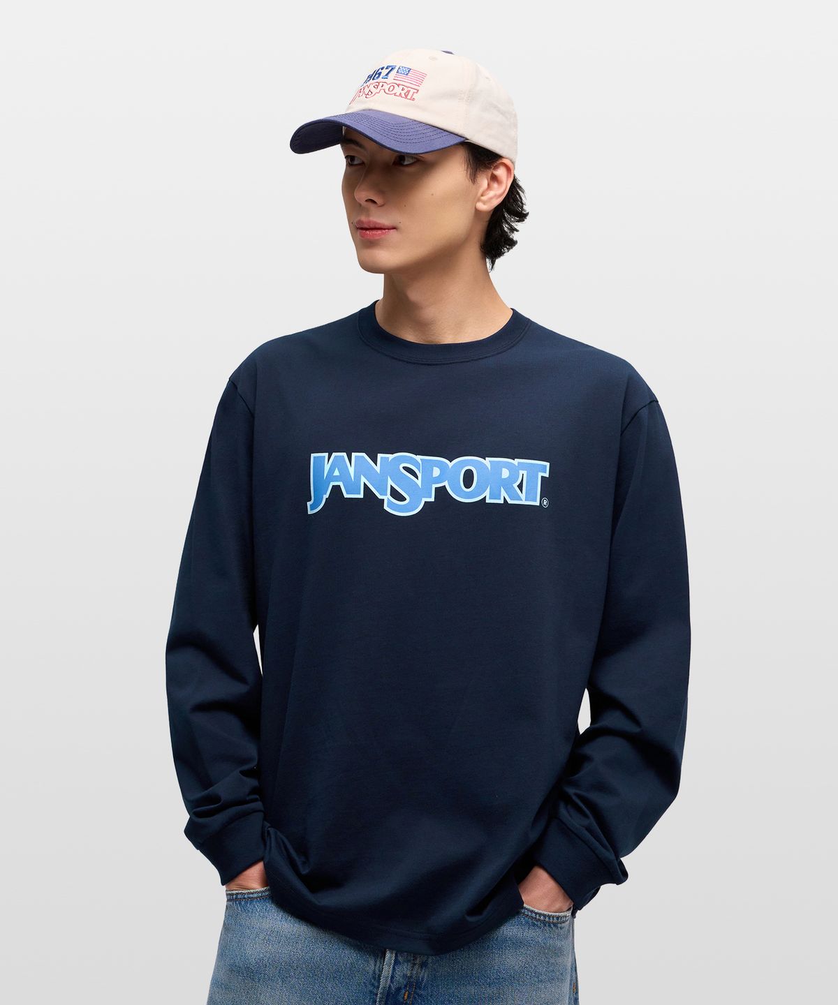 잔스포츠(JANSPORT) 베이직 로고 롱슬리브 NAVY