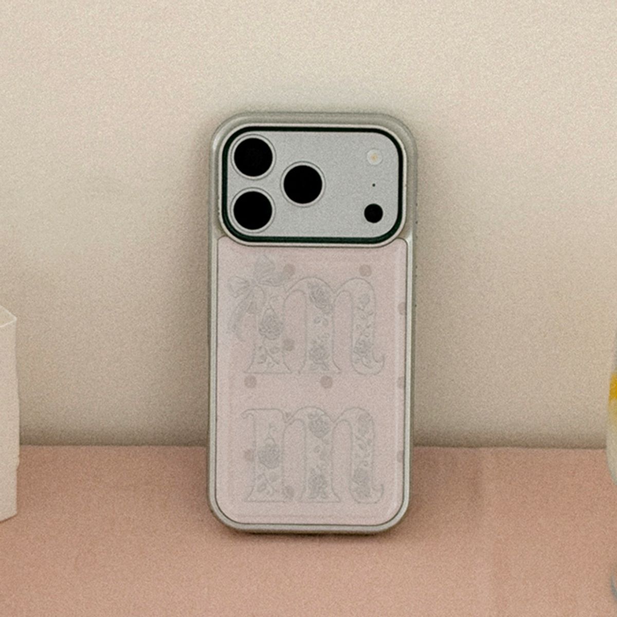 메이드모먼(MADEMOMENT) [mm] rosy lace 디자인 [실버 맥세이프 범퍼케이스]