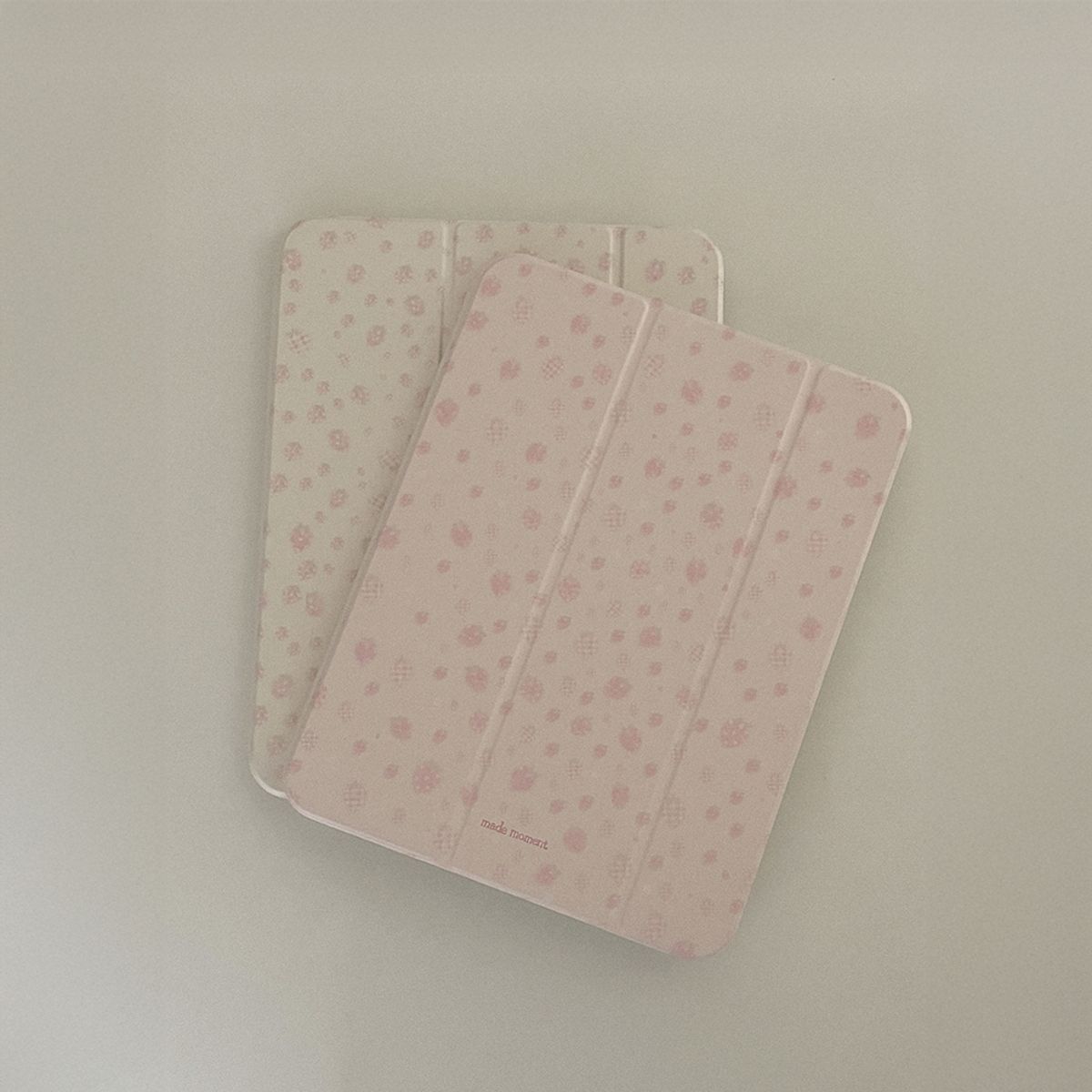 메이드모먼(MADEMOMENT) tiny berry pattern 디자인 [아이패드 케이스]