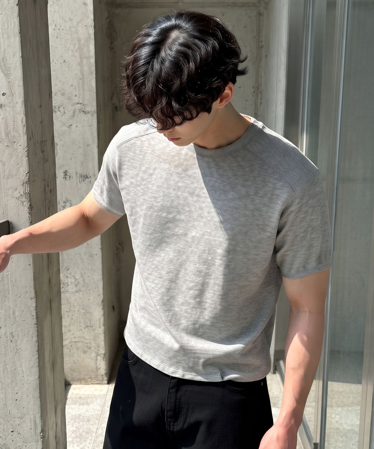 언더오프(UNDEROFF) 머슬핏 크롭 절개 반팔 티셔츠 멜란지